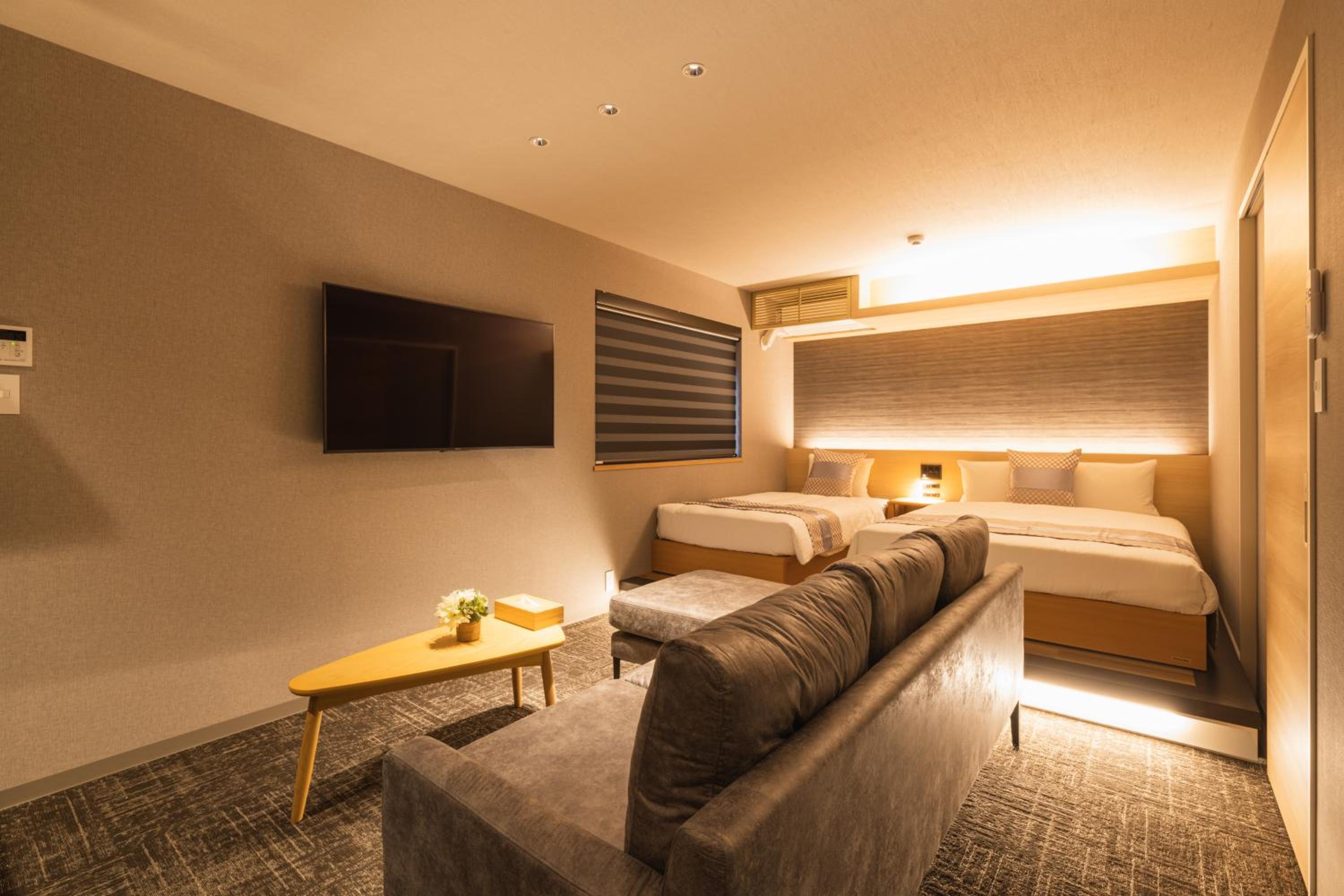Executive Suite - Photo 8