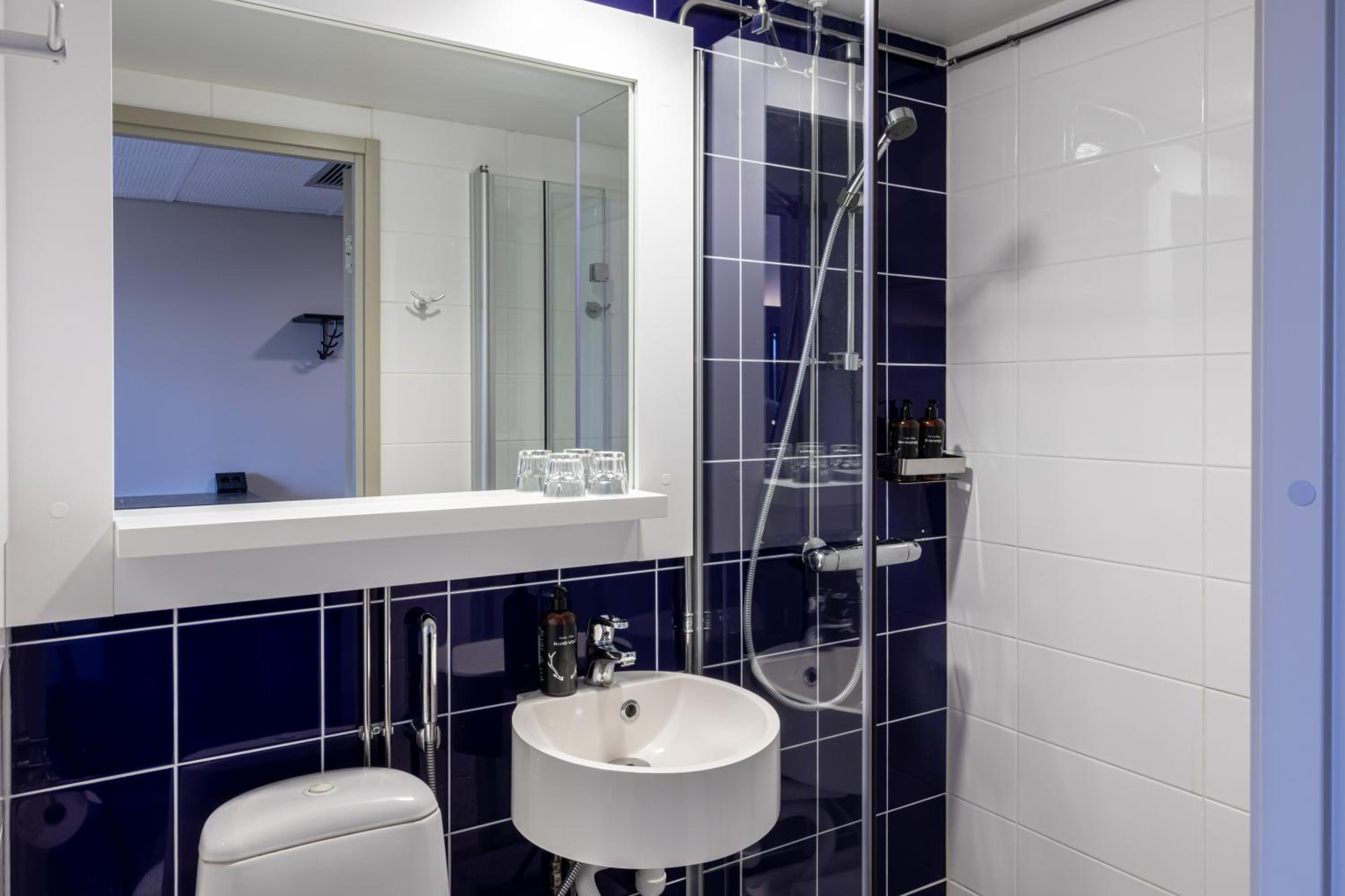 Standard Double Room - Photo 2