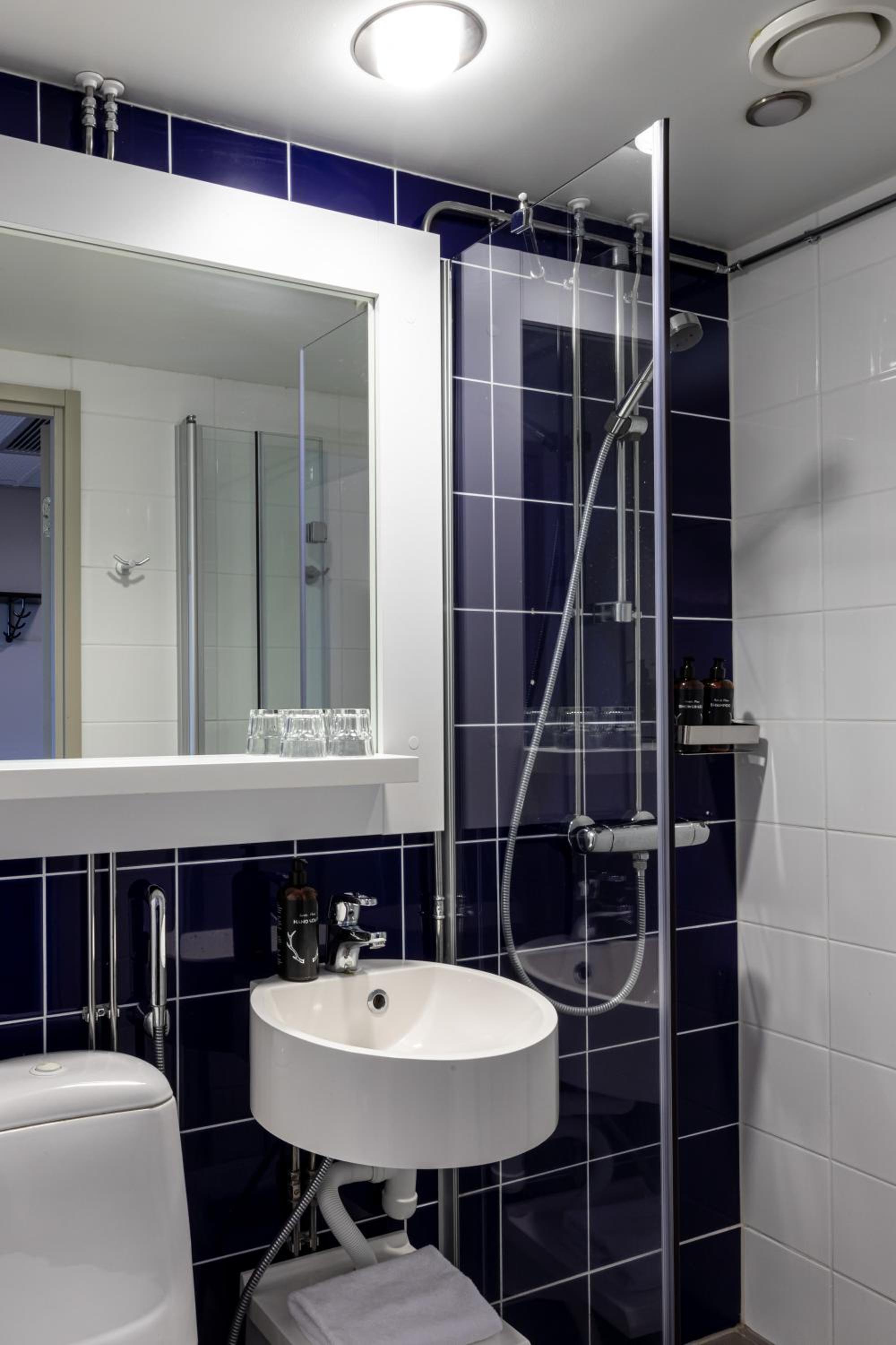 Standard Double Room - Photo 4