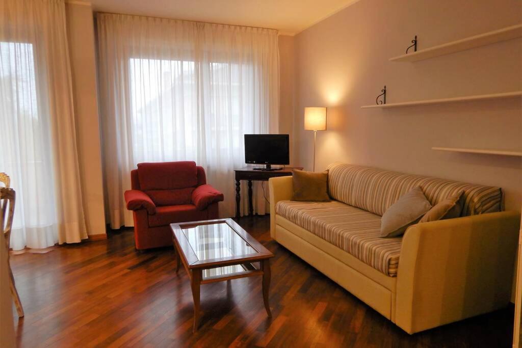 Two-Bedroom Apartment - Photo 11