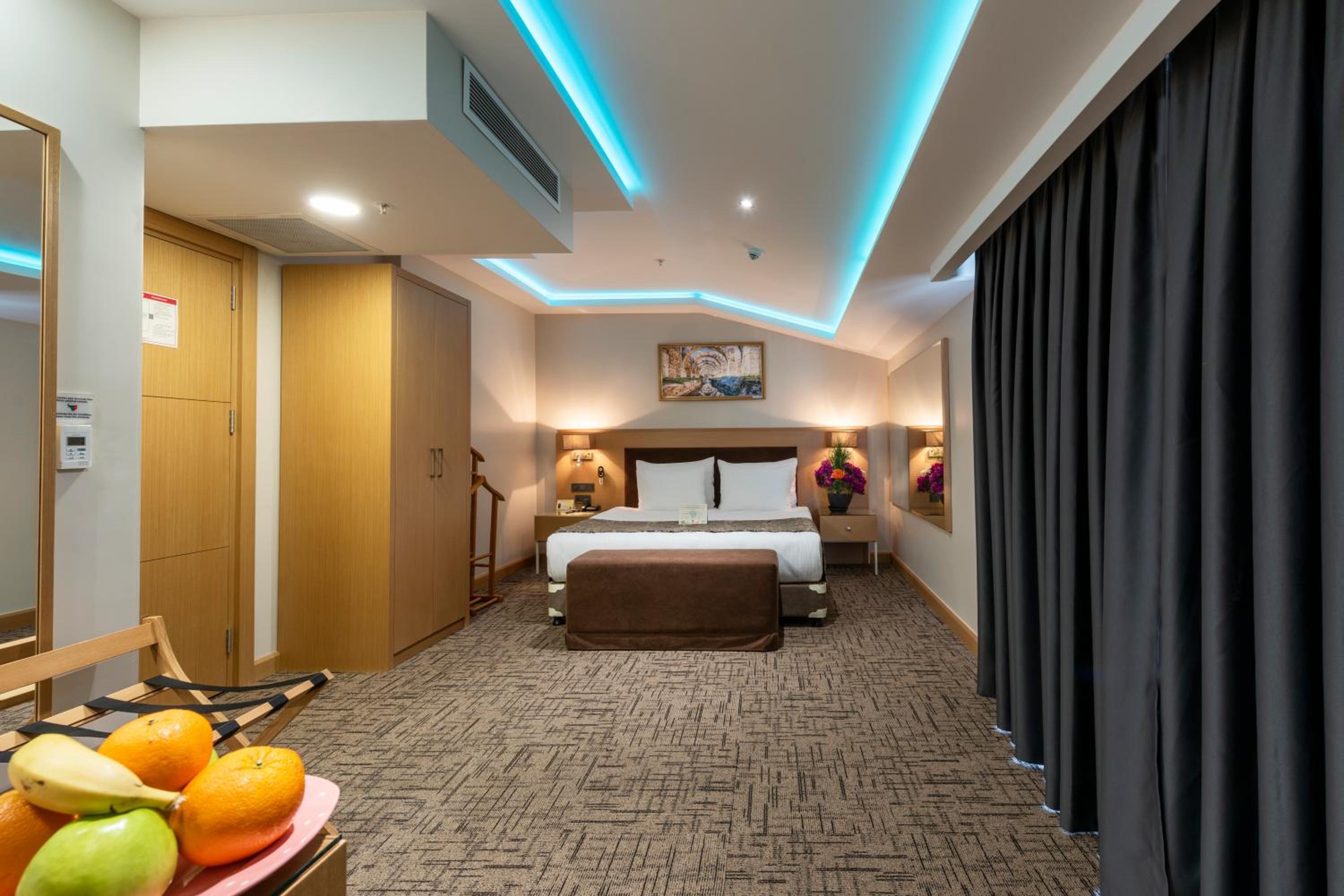Deluxe Double Room with Balcony photo 1