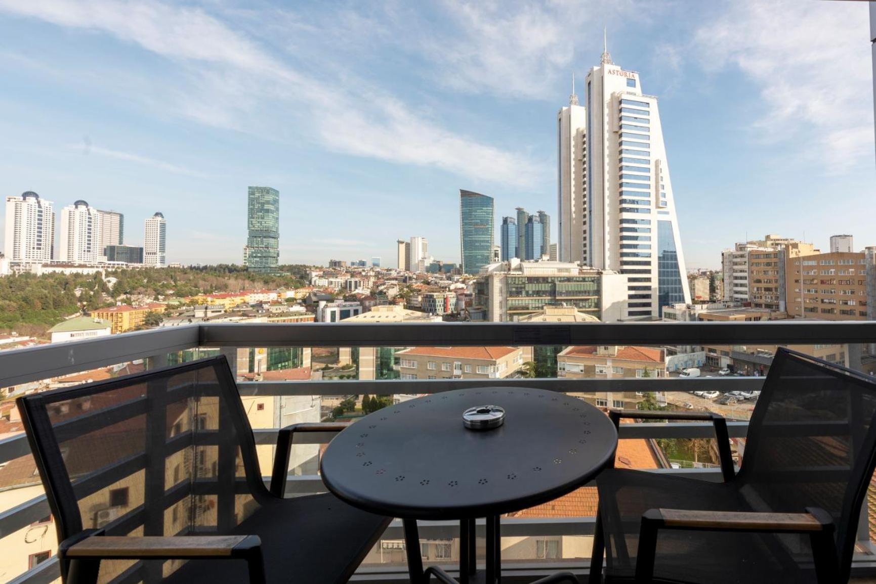 Deluxe Double Room with Balcony photo 2