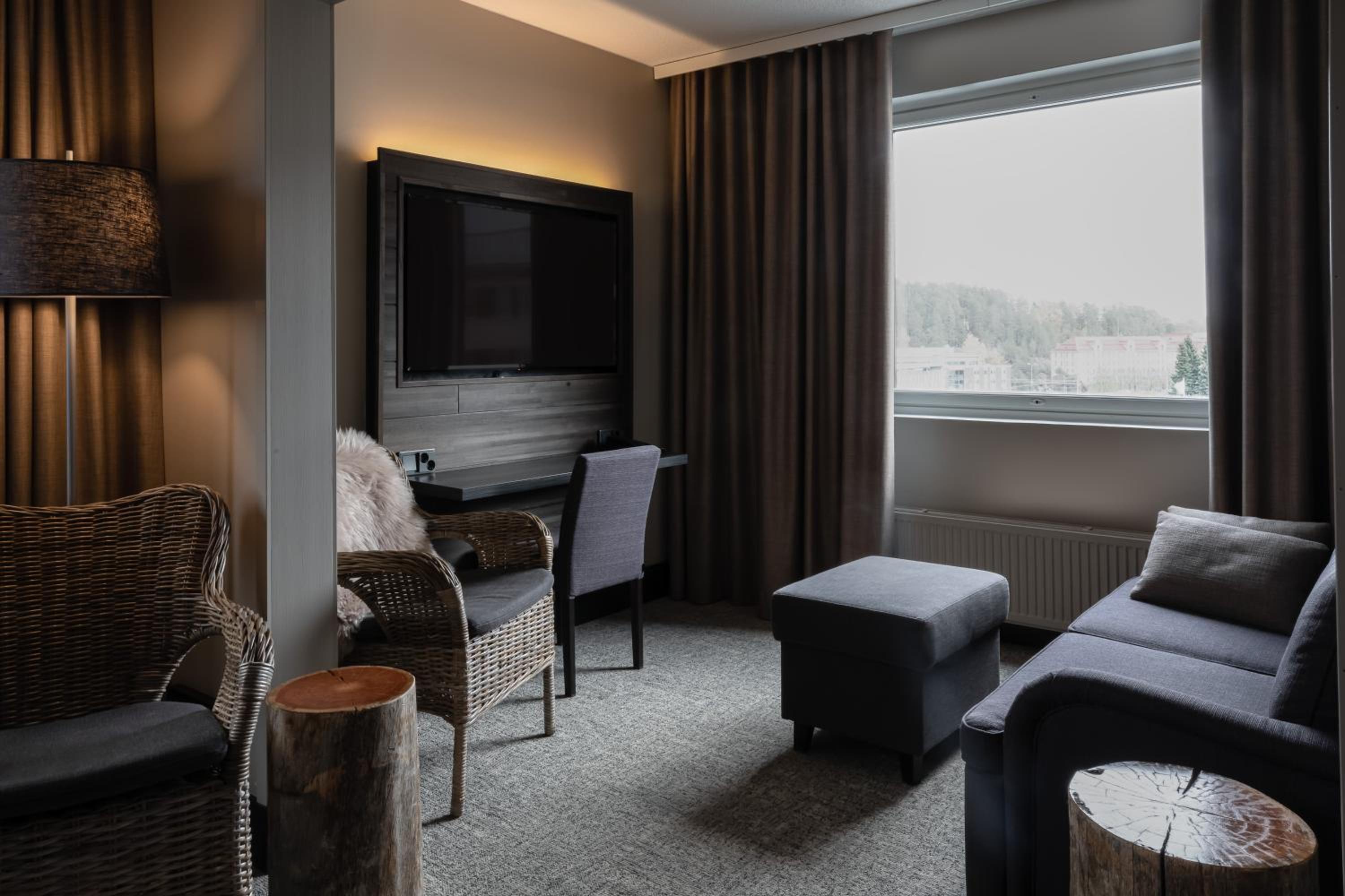 Suite - Photo 2