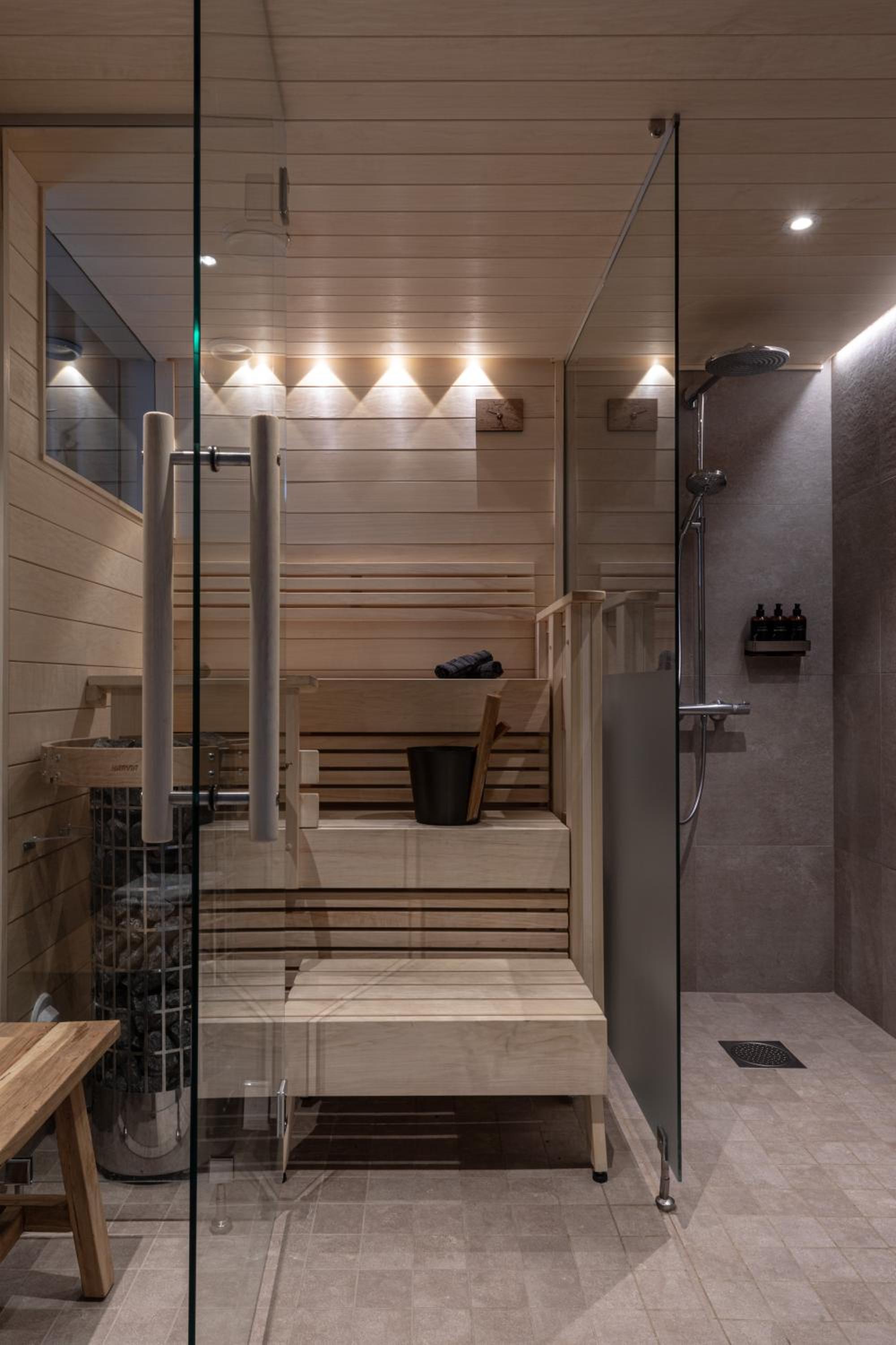 Suite - Photo 3