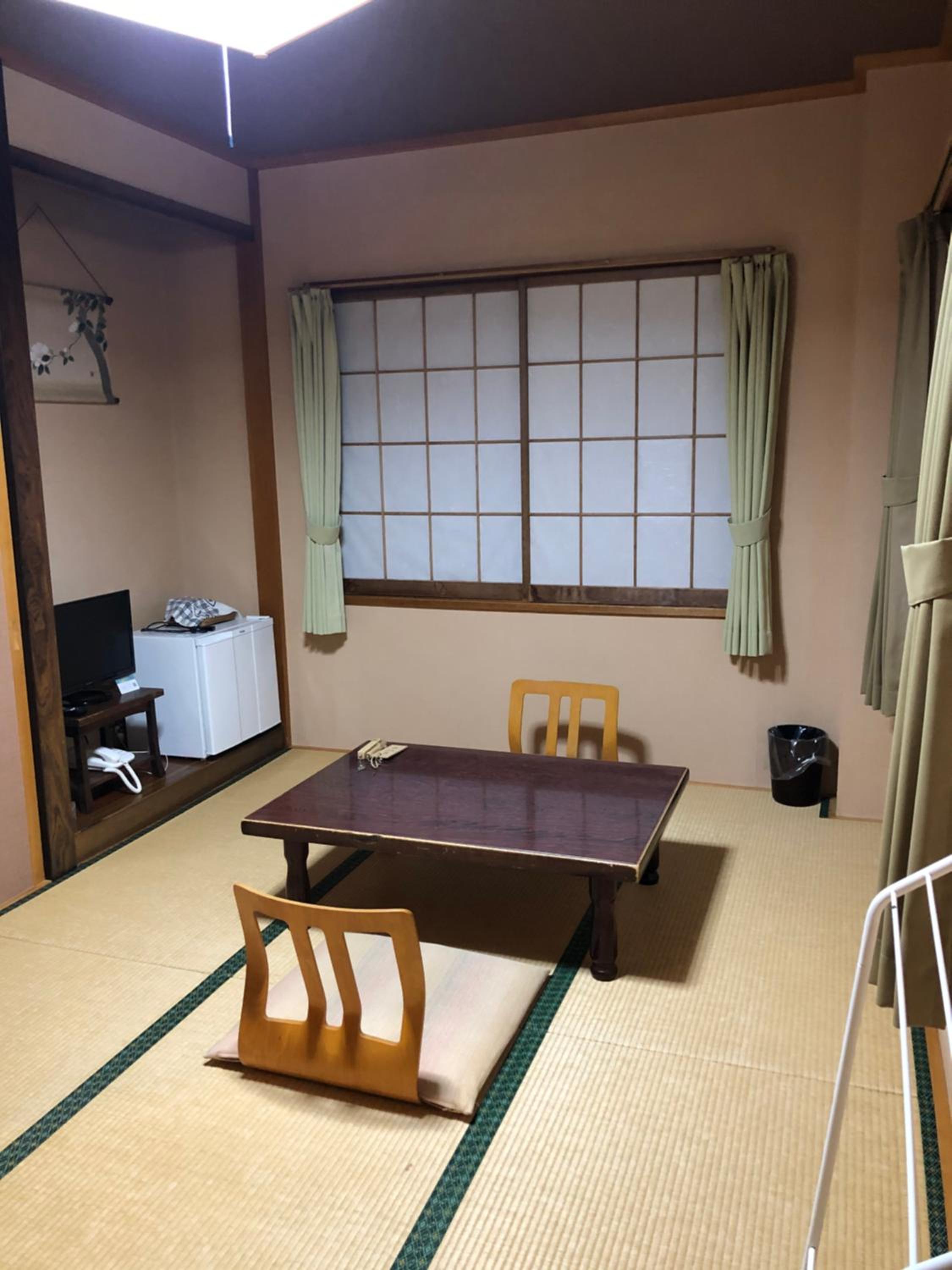 Japanese-Style Twin Room with Private Toilet photo 1