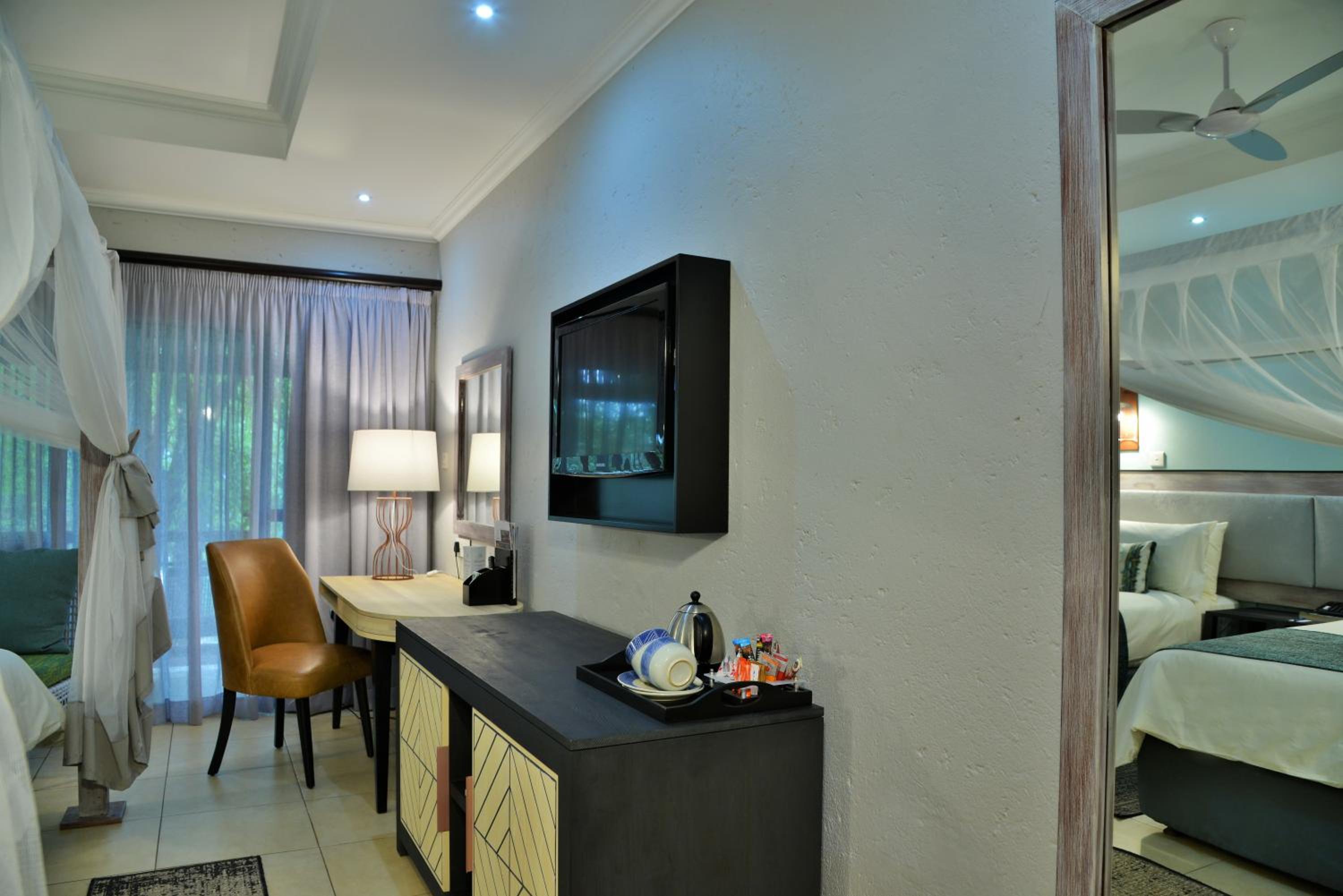 Standard Twin Room - Photo 3