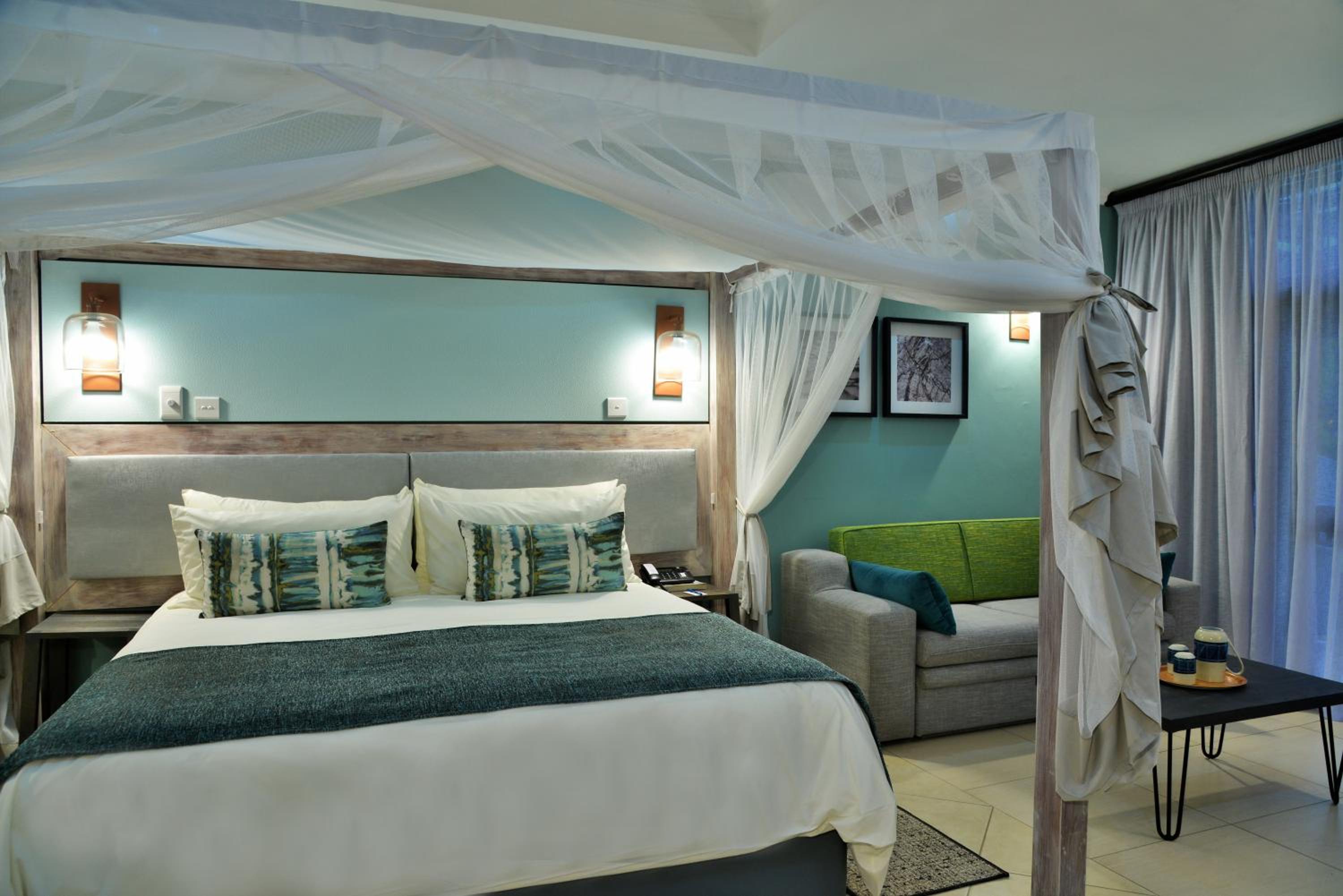 Deluxe Room - Photo 9