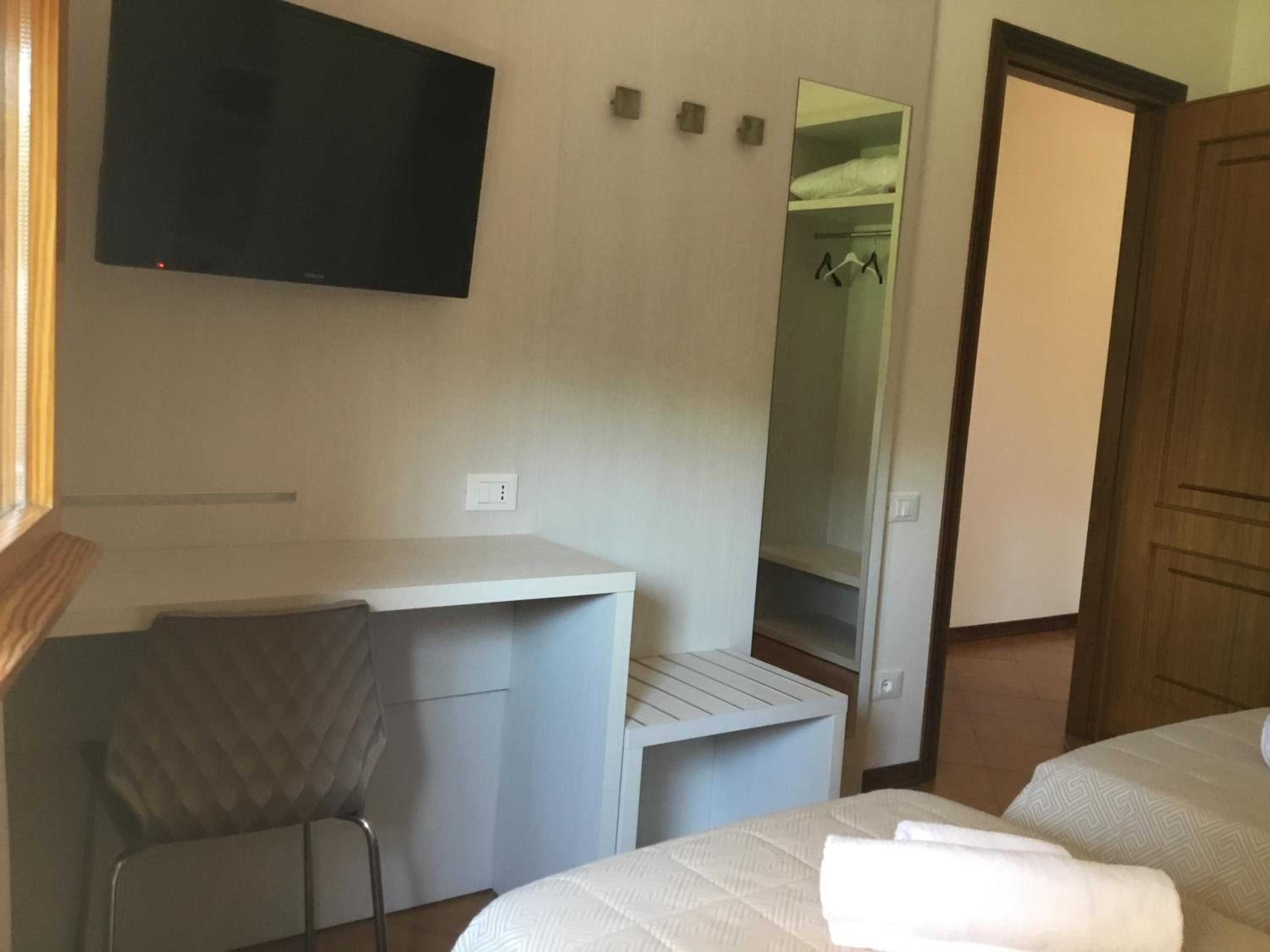 Double or Twin Room with Extra Bed photo 2