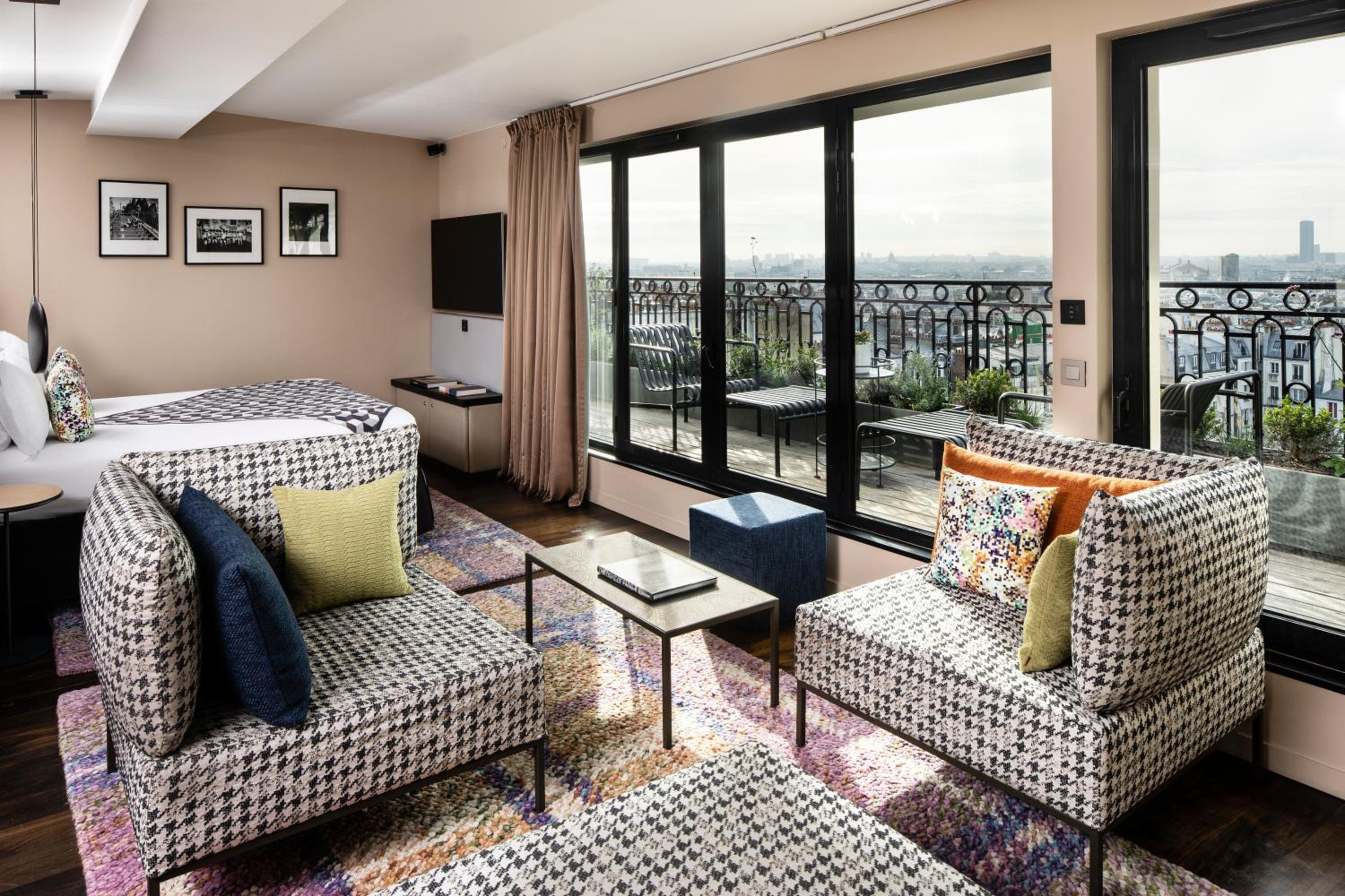 Penthouse – Panoramic View of the Eiffel Tower