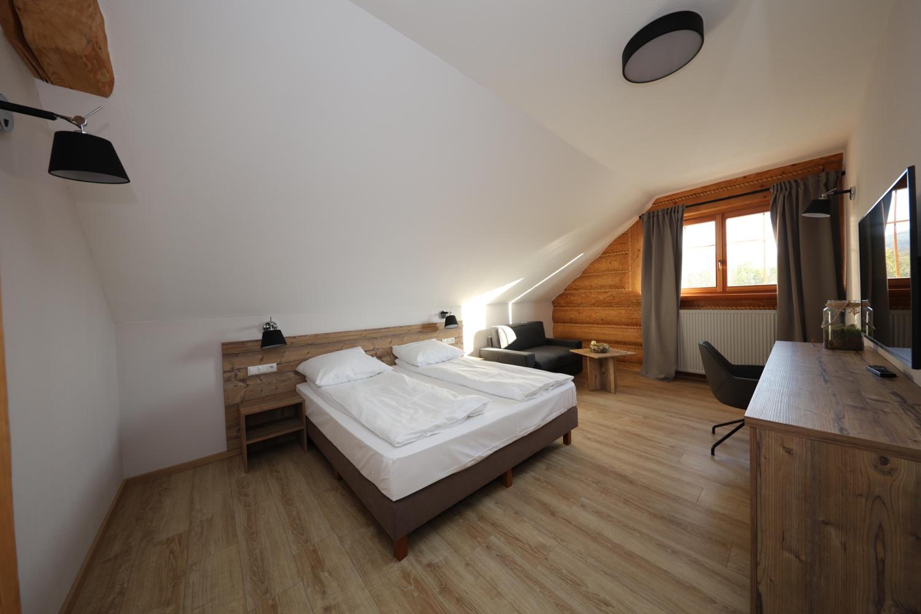 Deluxe Junior Suite photo 2
