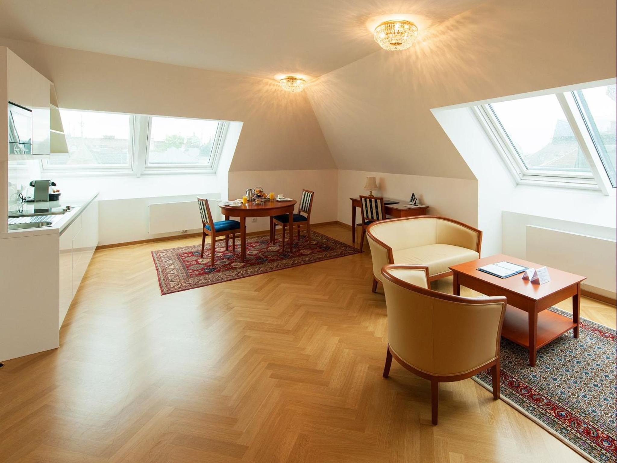 Apartment thumbnail 5