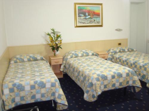 Triple Room with Private Bathroom photo 3