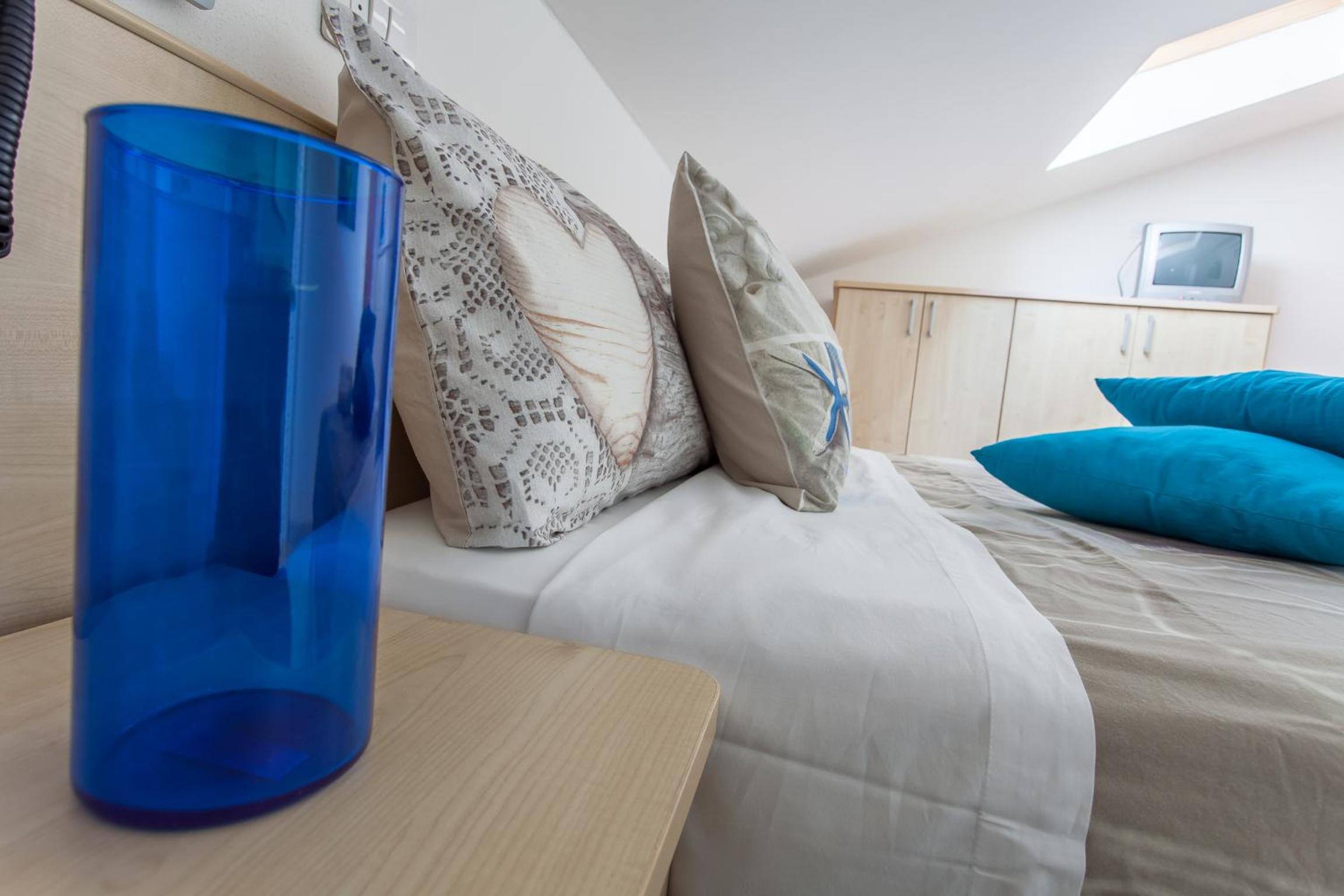 Double or Twin Room - Attic photo 3