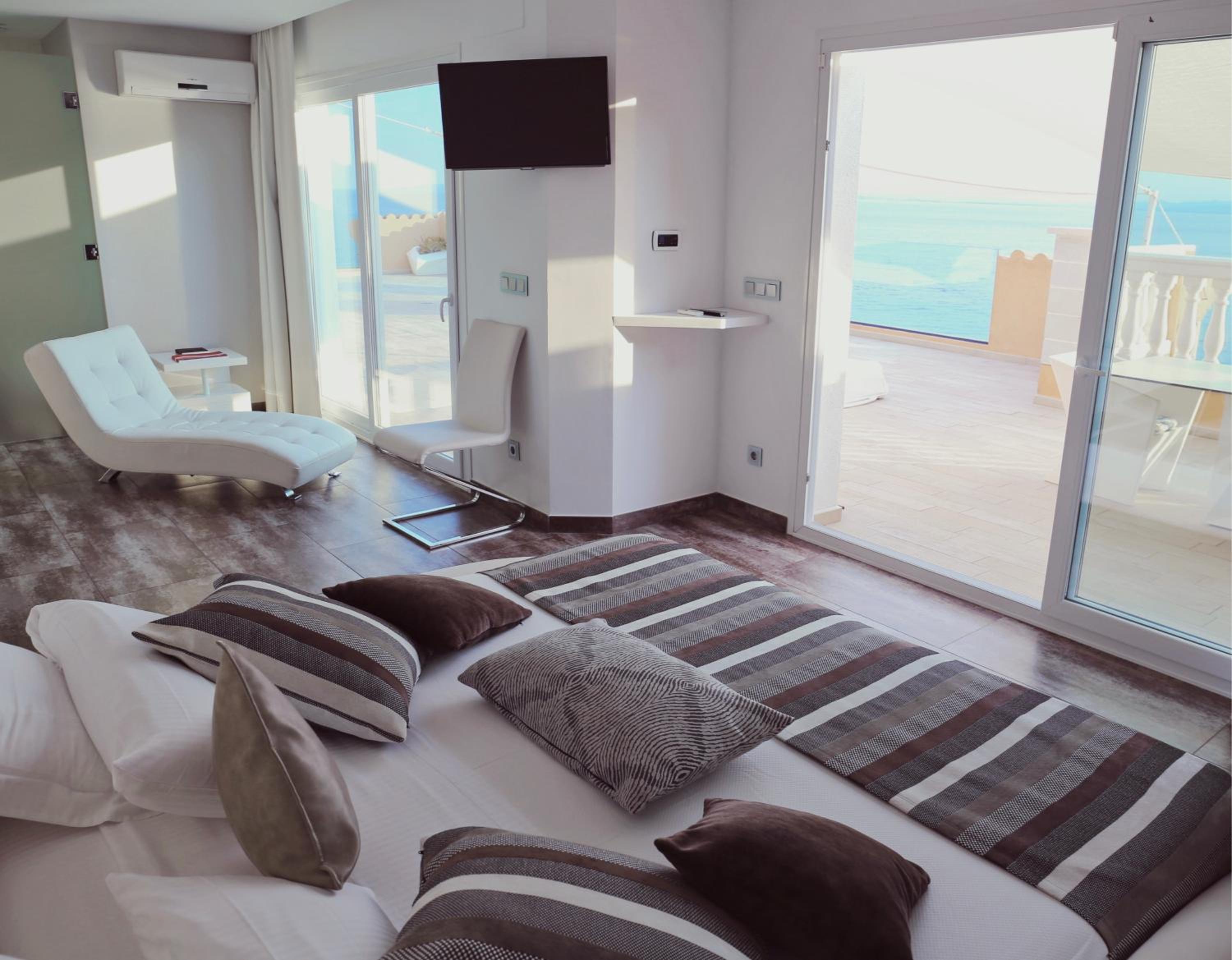 Suite Ático con Jacuzzi photo