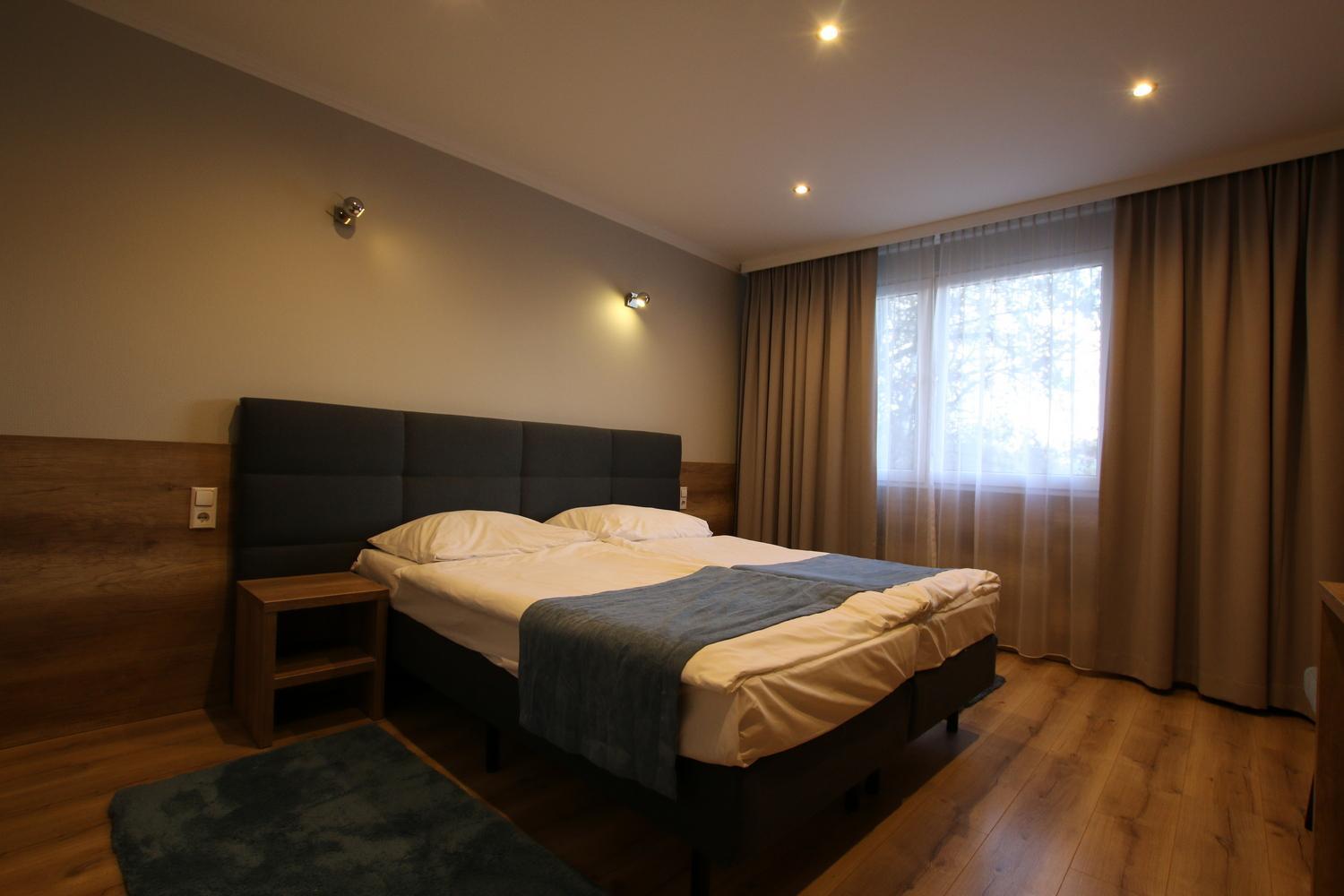 Small Double Room - Photo 10