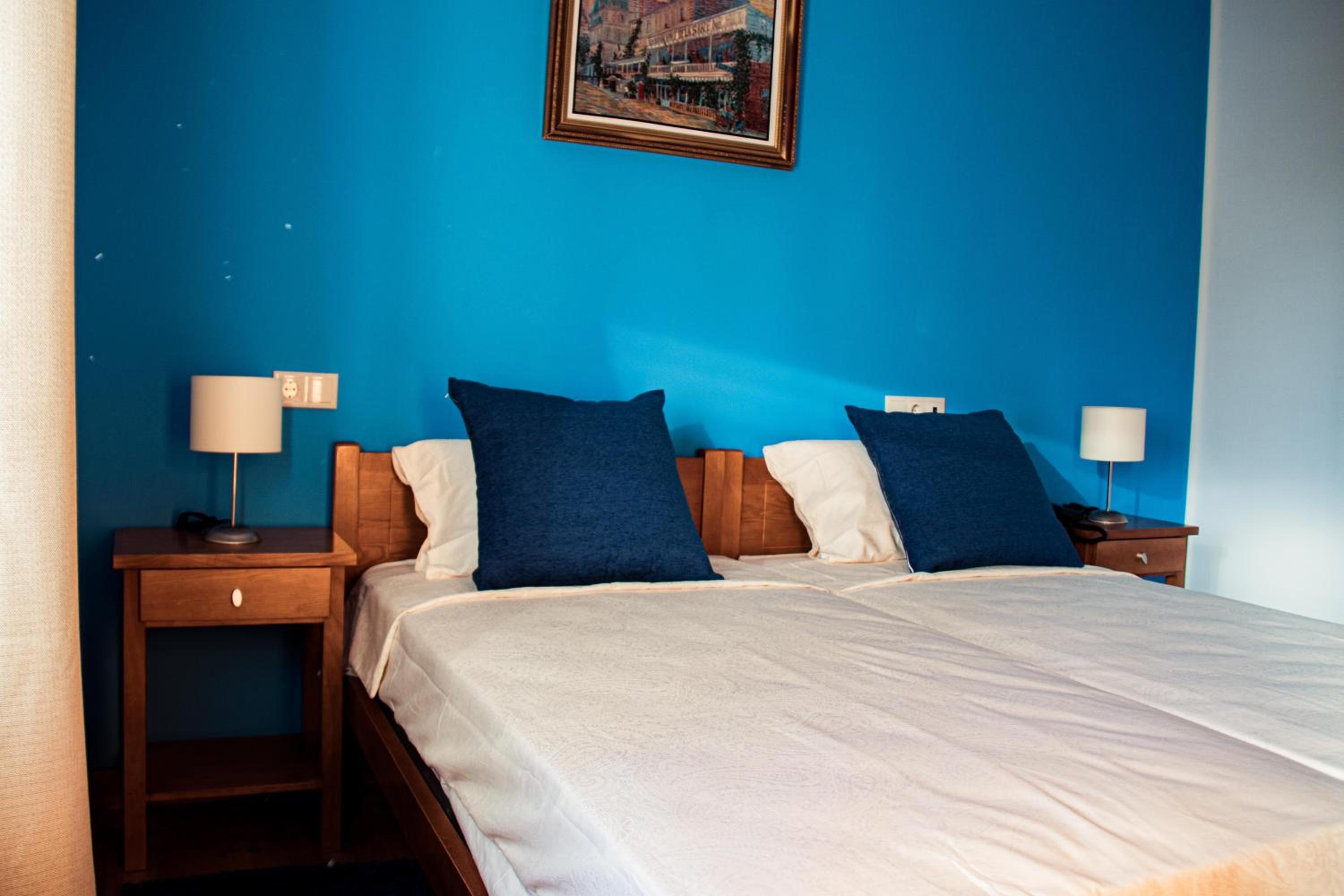 Twin Room with Private Bathroom - Photo 1