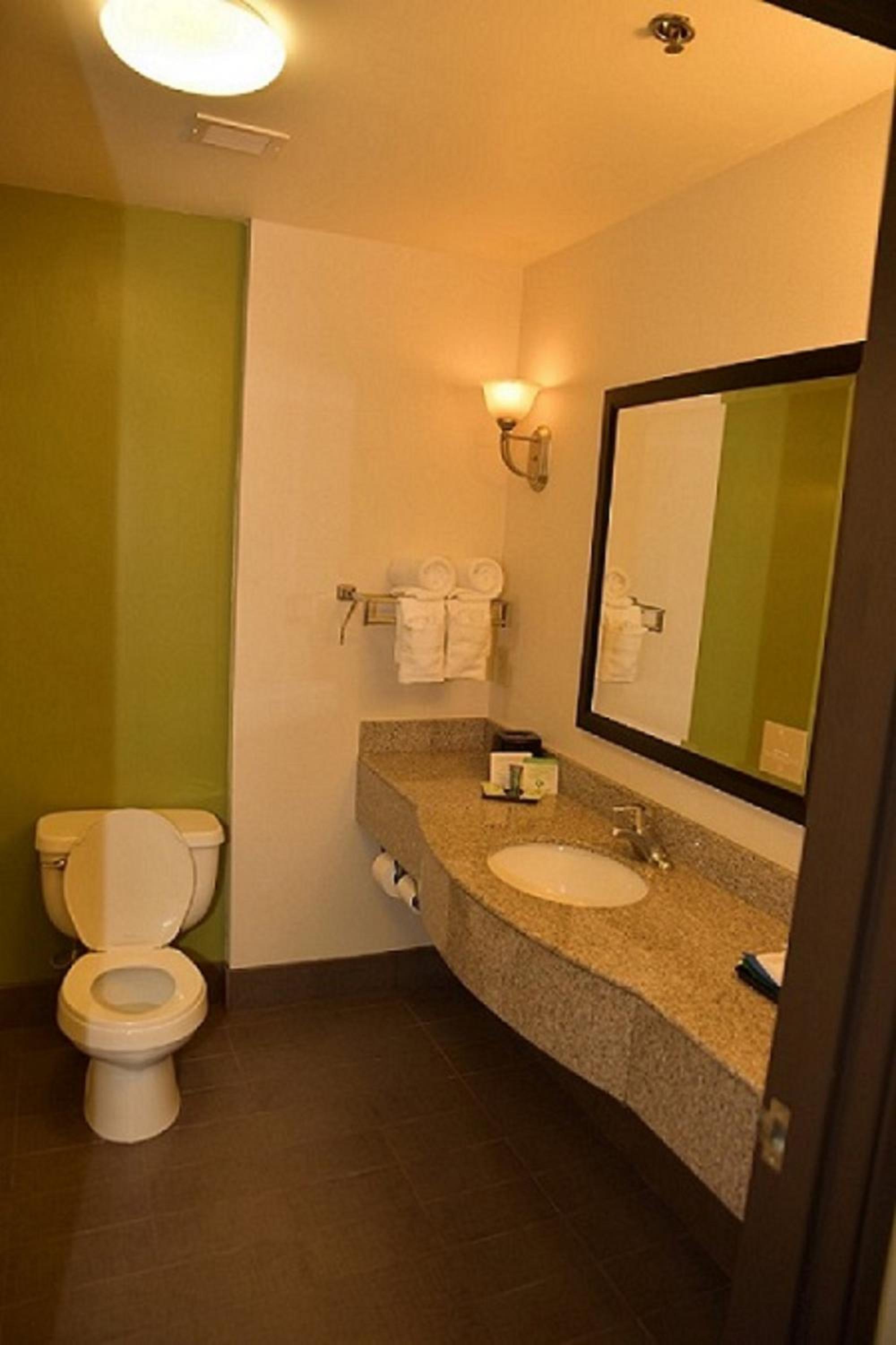 Standard King Room - Non-Smoking  - Photo 4