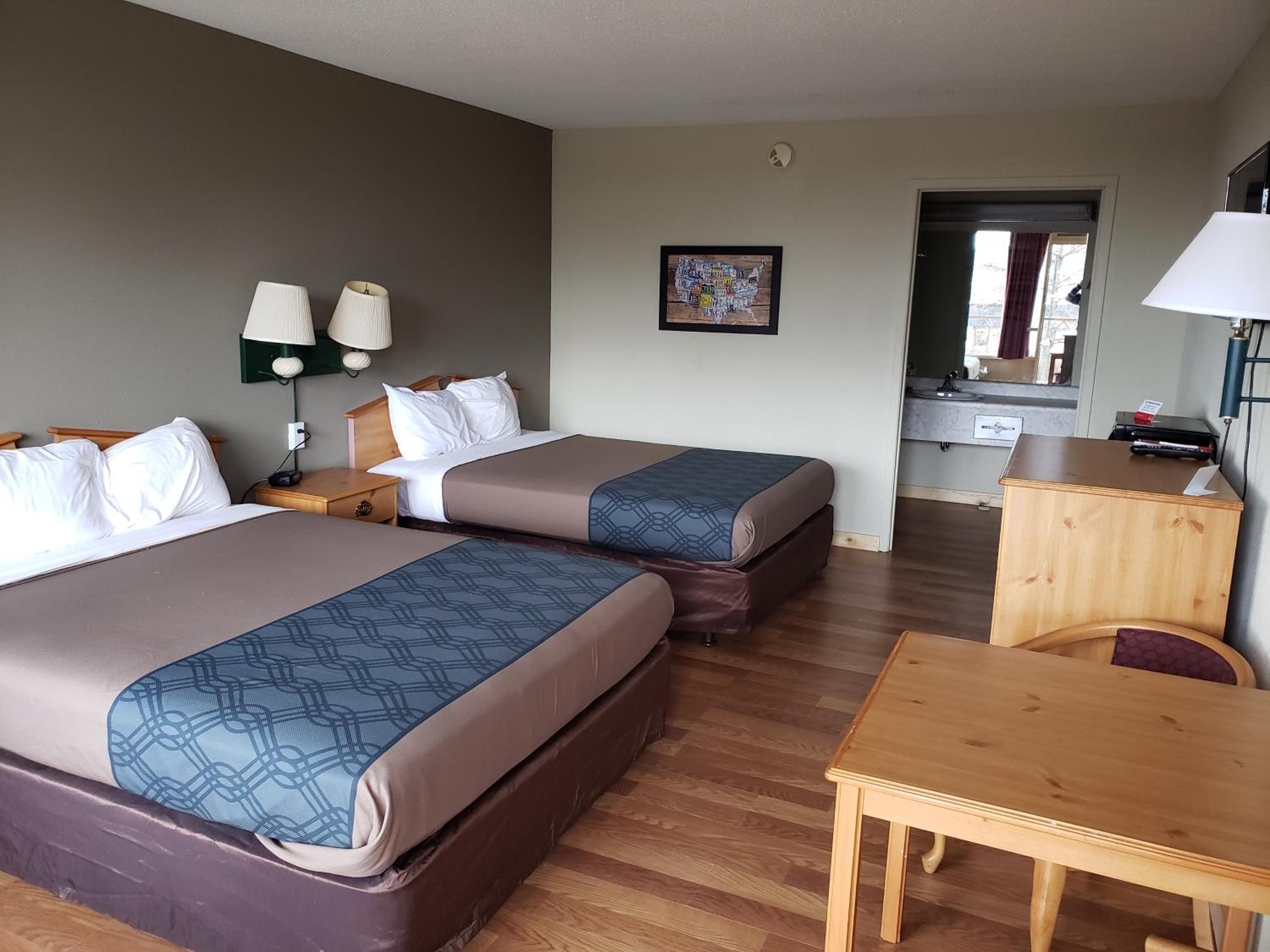 Queen Room with Two Queen Beds - Photo 1
