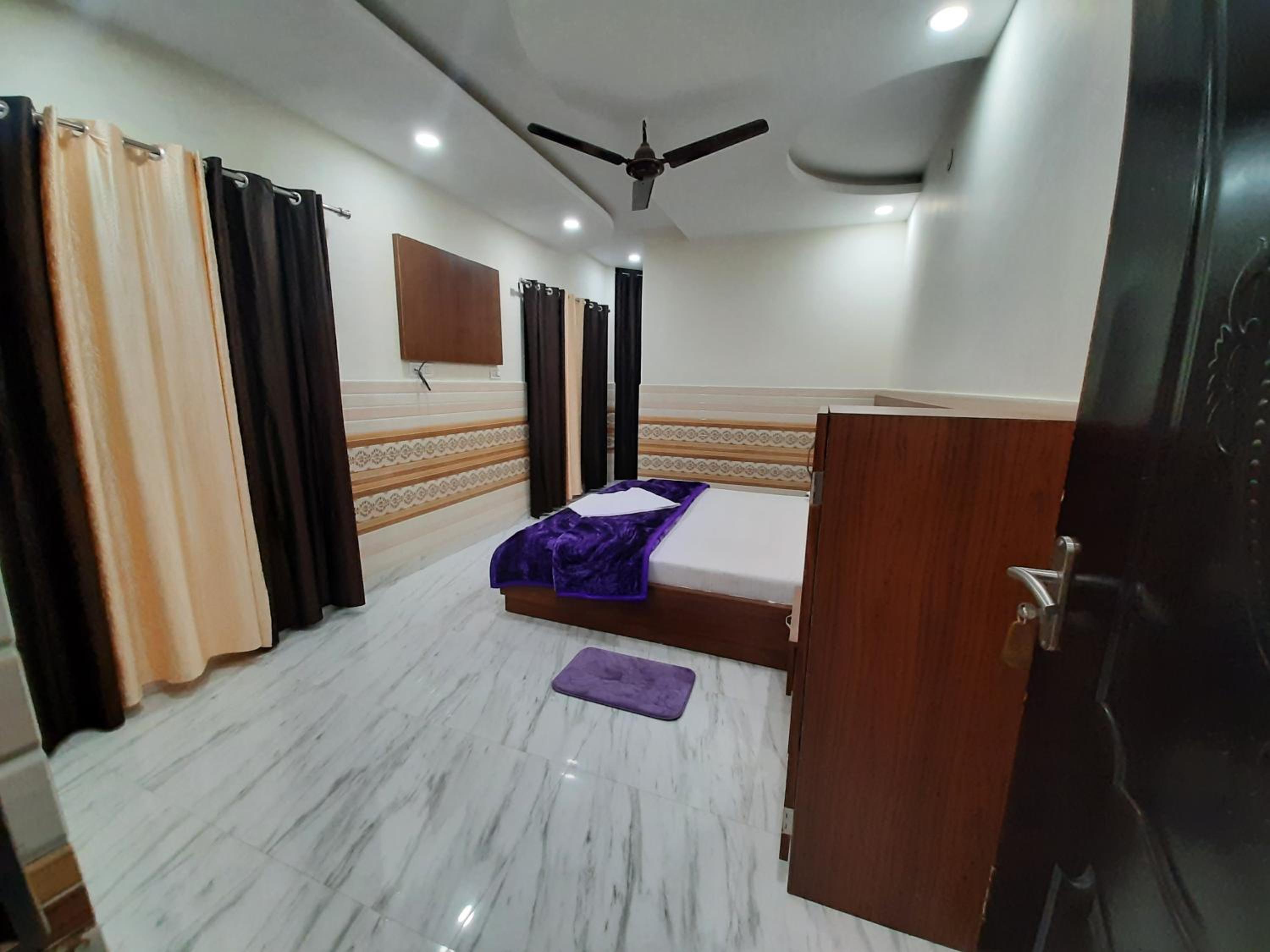 Deluxe Double Room - Photo 10