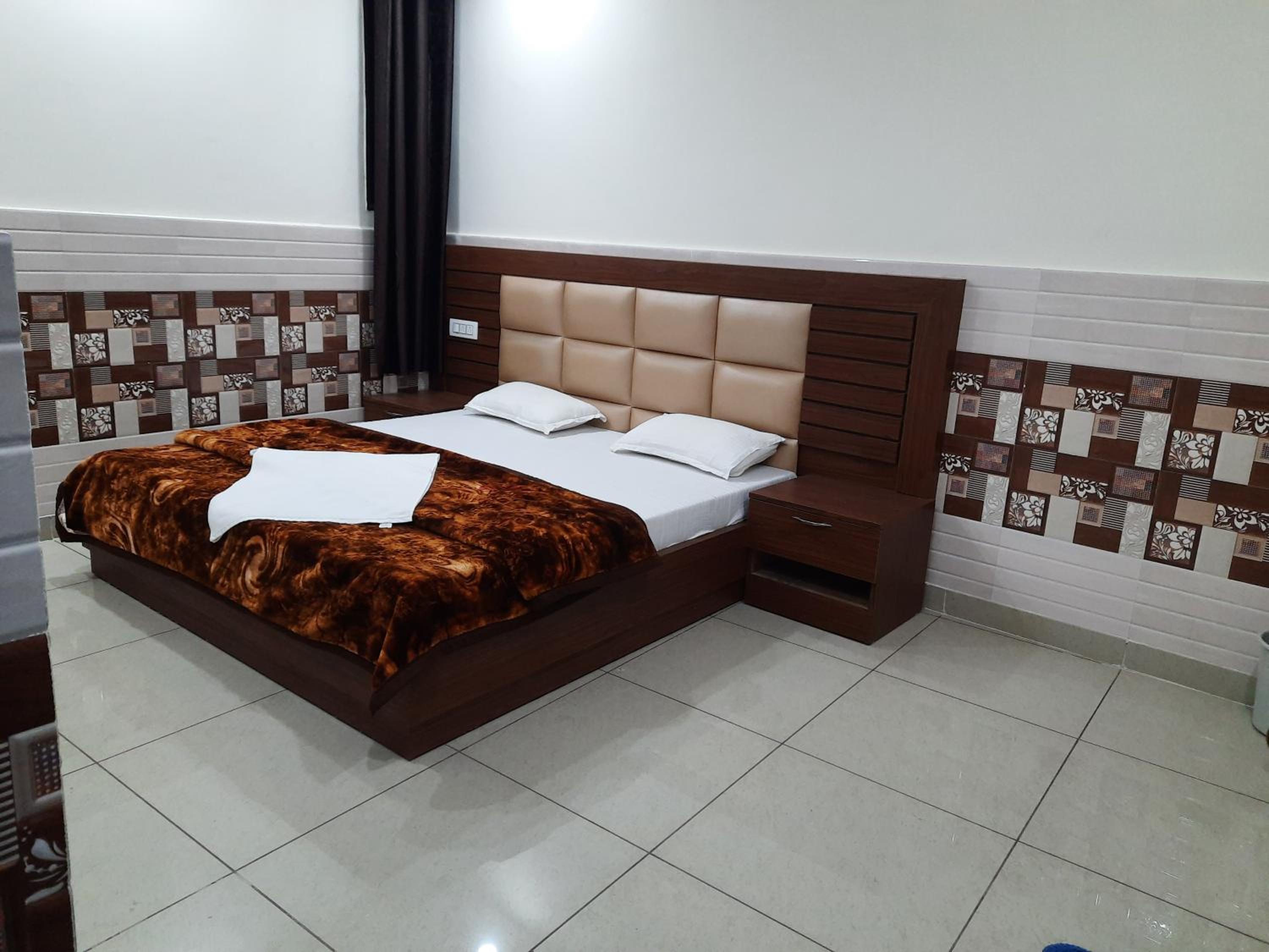 Deluxe Double Room - Photo 7