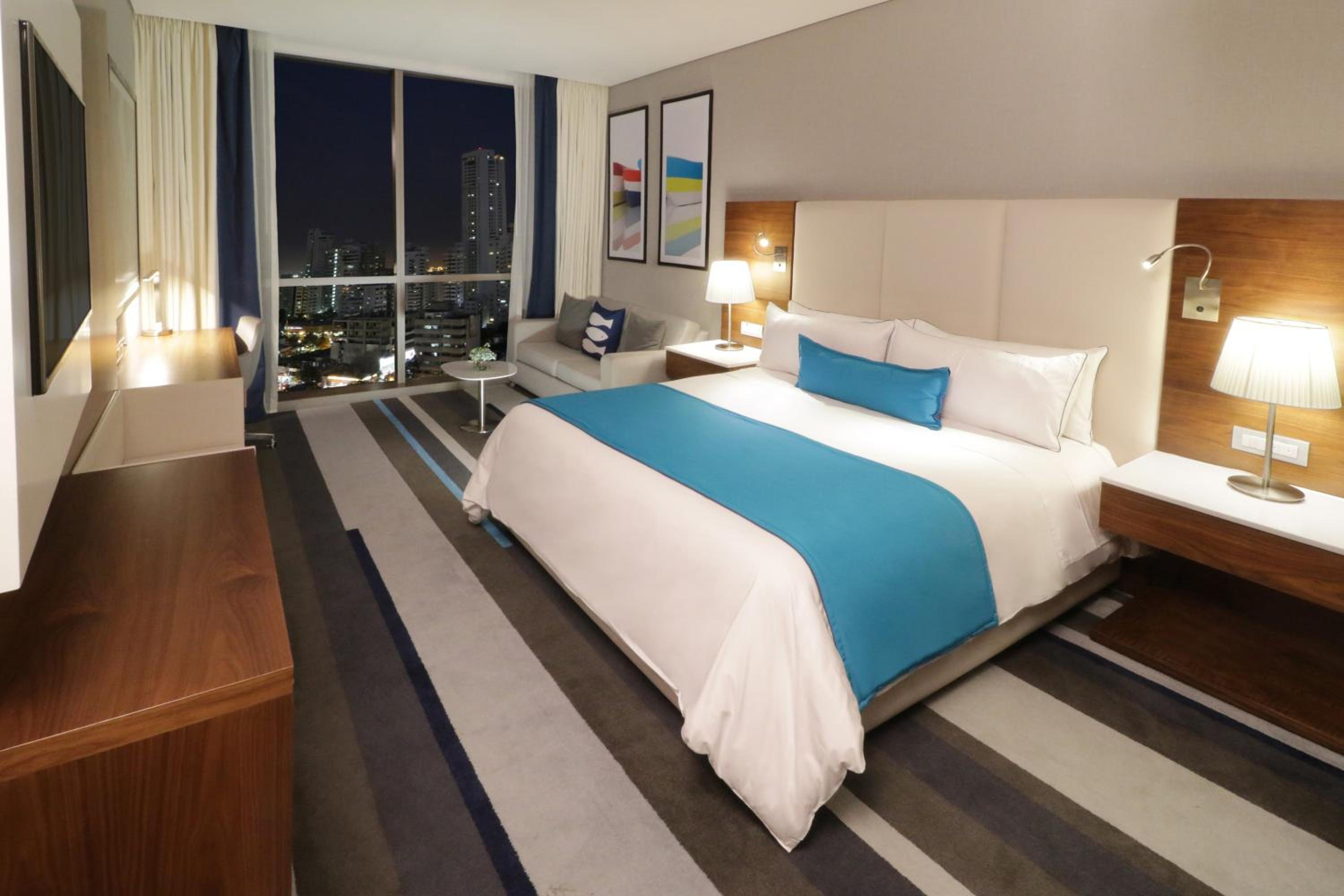 Classic King Room with City View
