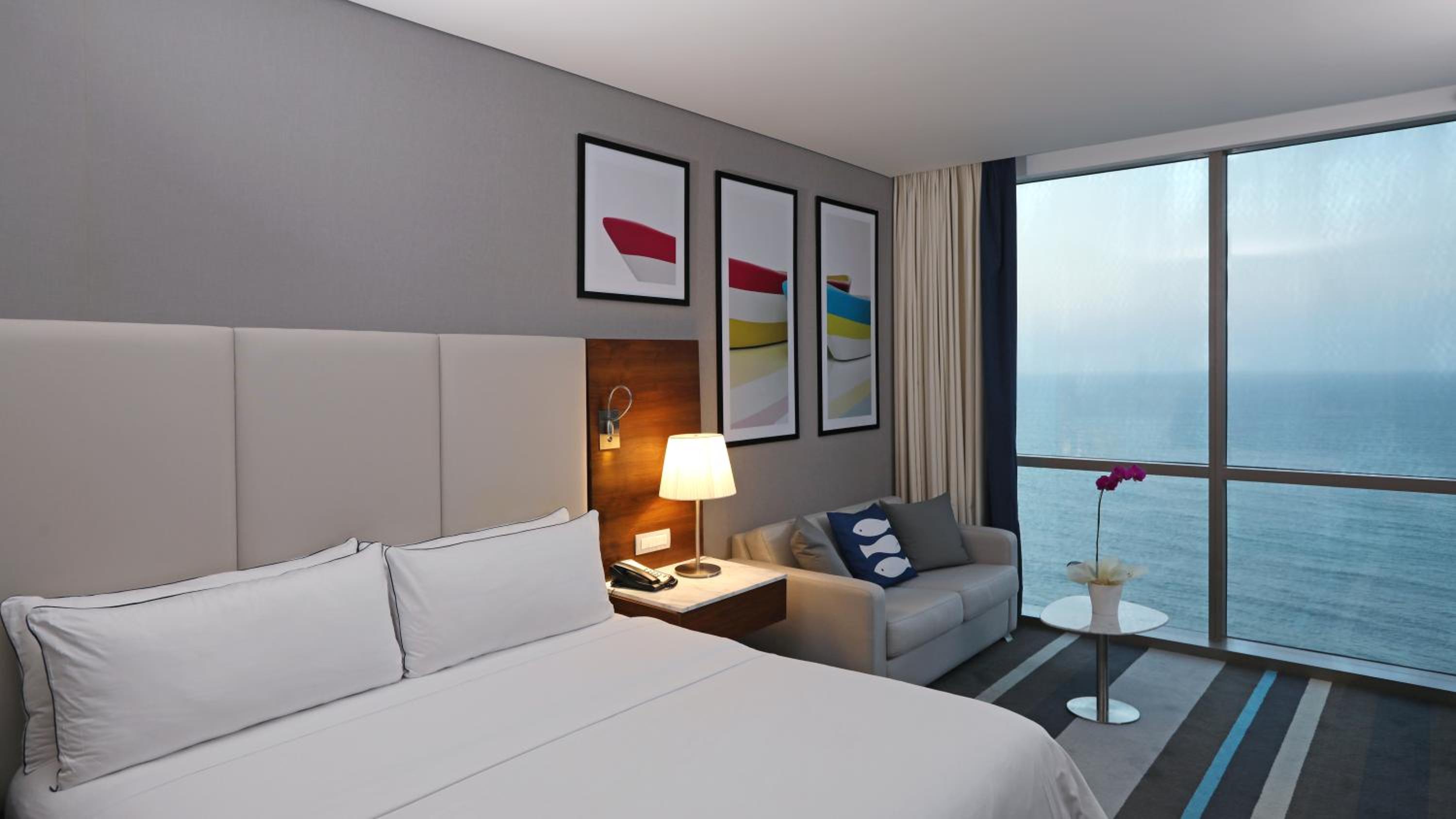 Classic King Smart Room with Ocean View