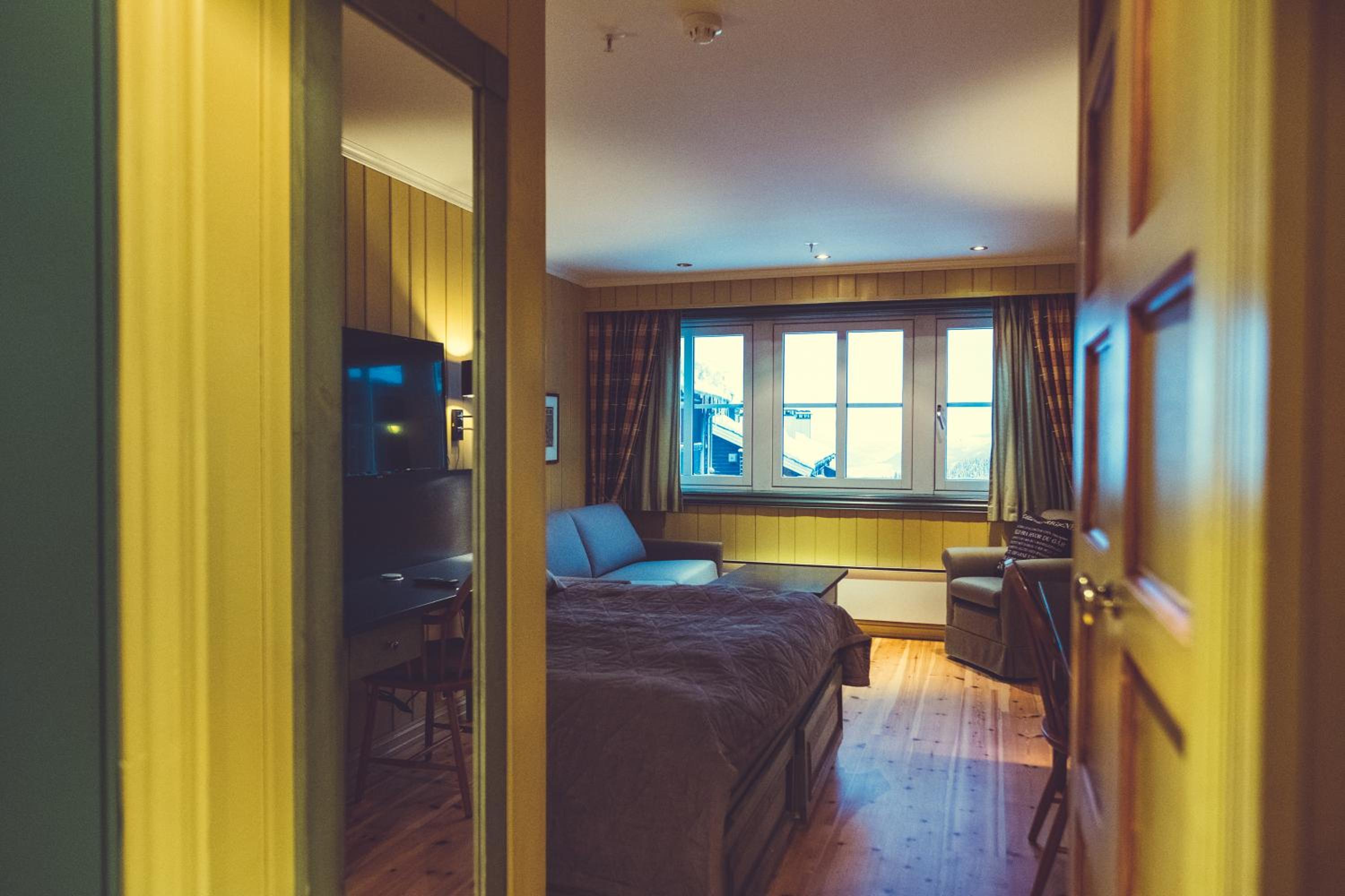Family Room - Photo 4