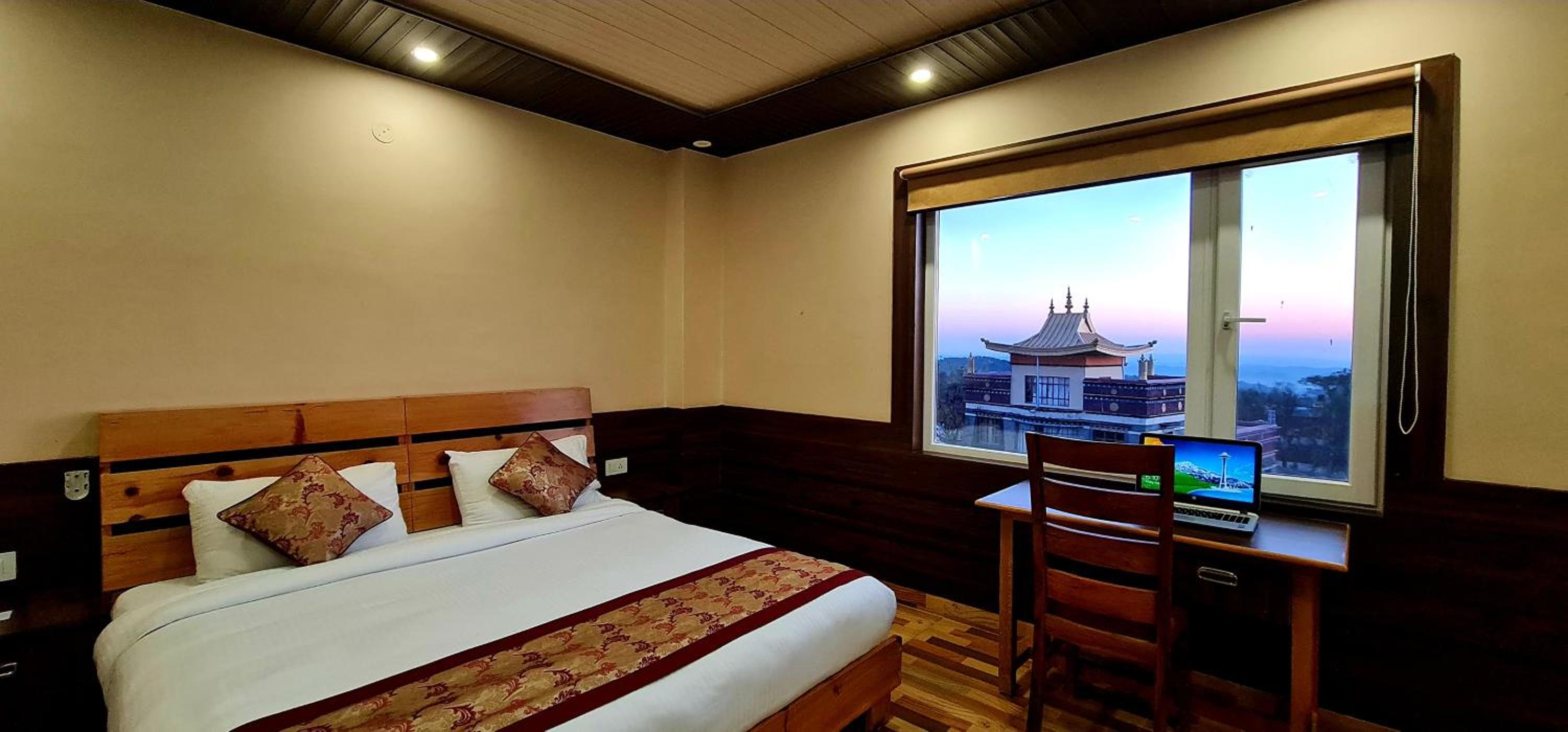 Deluxe Double or Twin Room - Photo 10