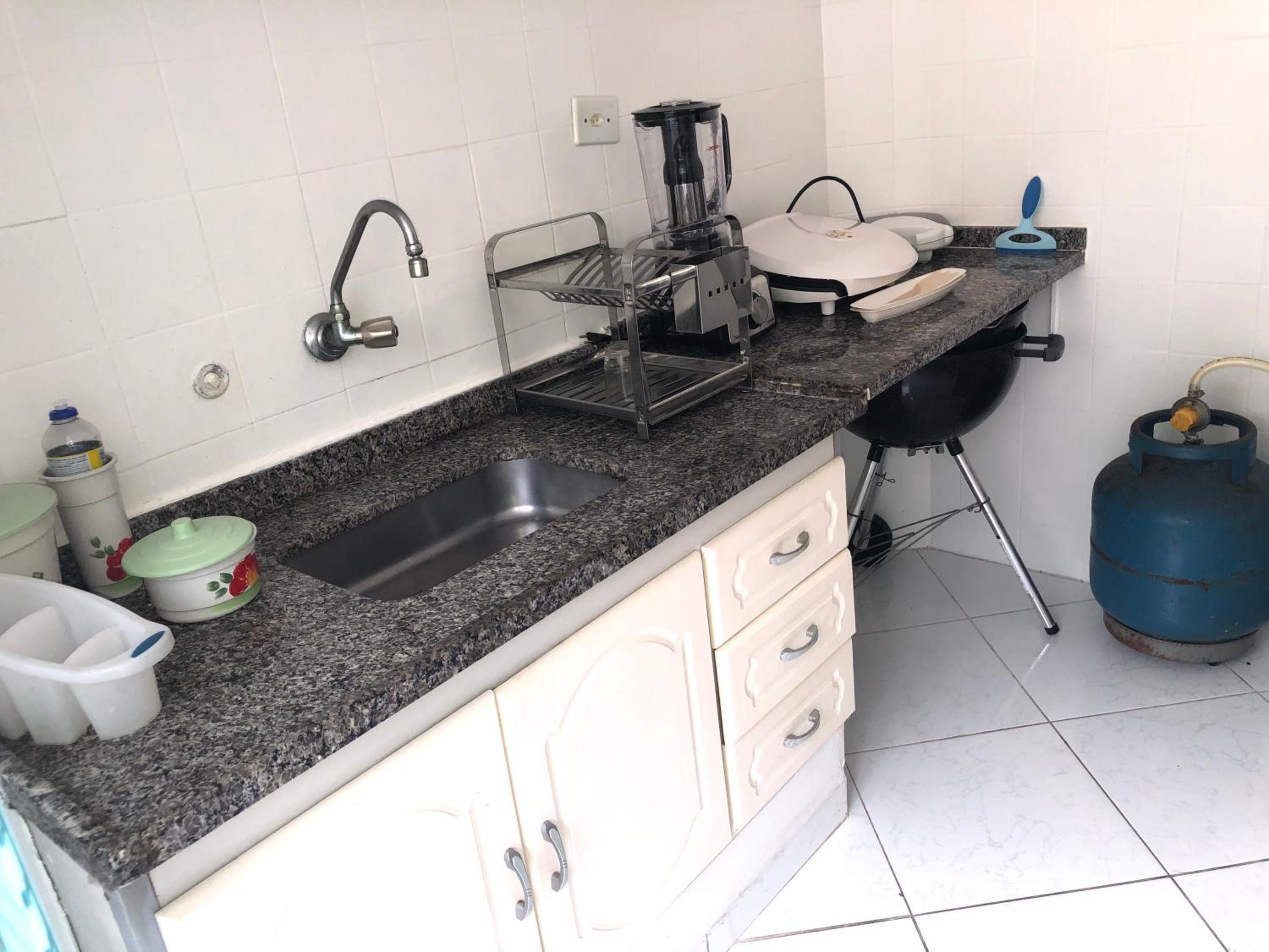Apartment with Balcony - Photo 3
