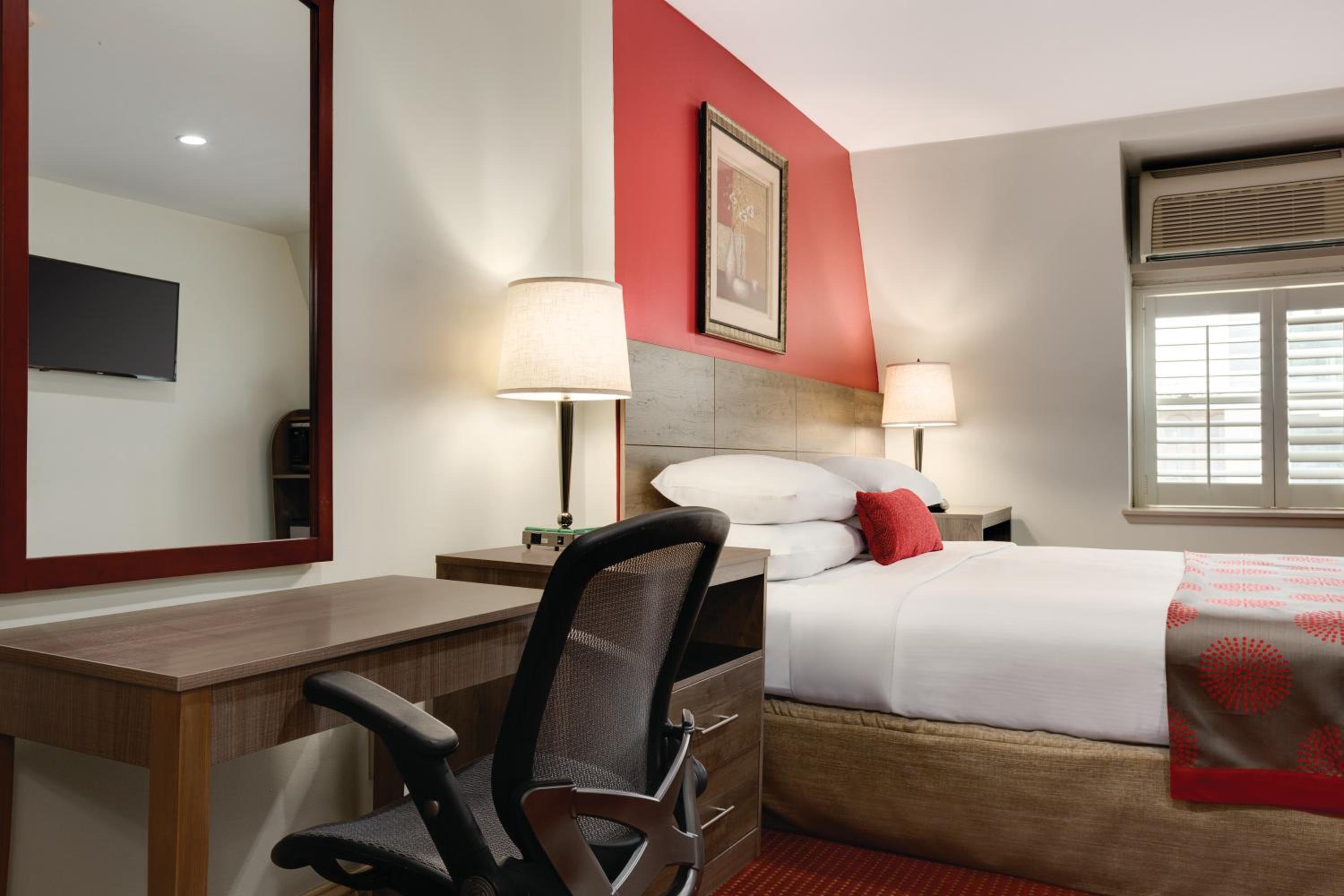 King Room - Mobility Access/Non-Smoking - Photo 3