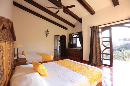 Double or Twin Room with Mountain View photo 2