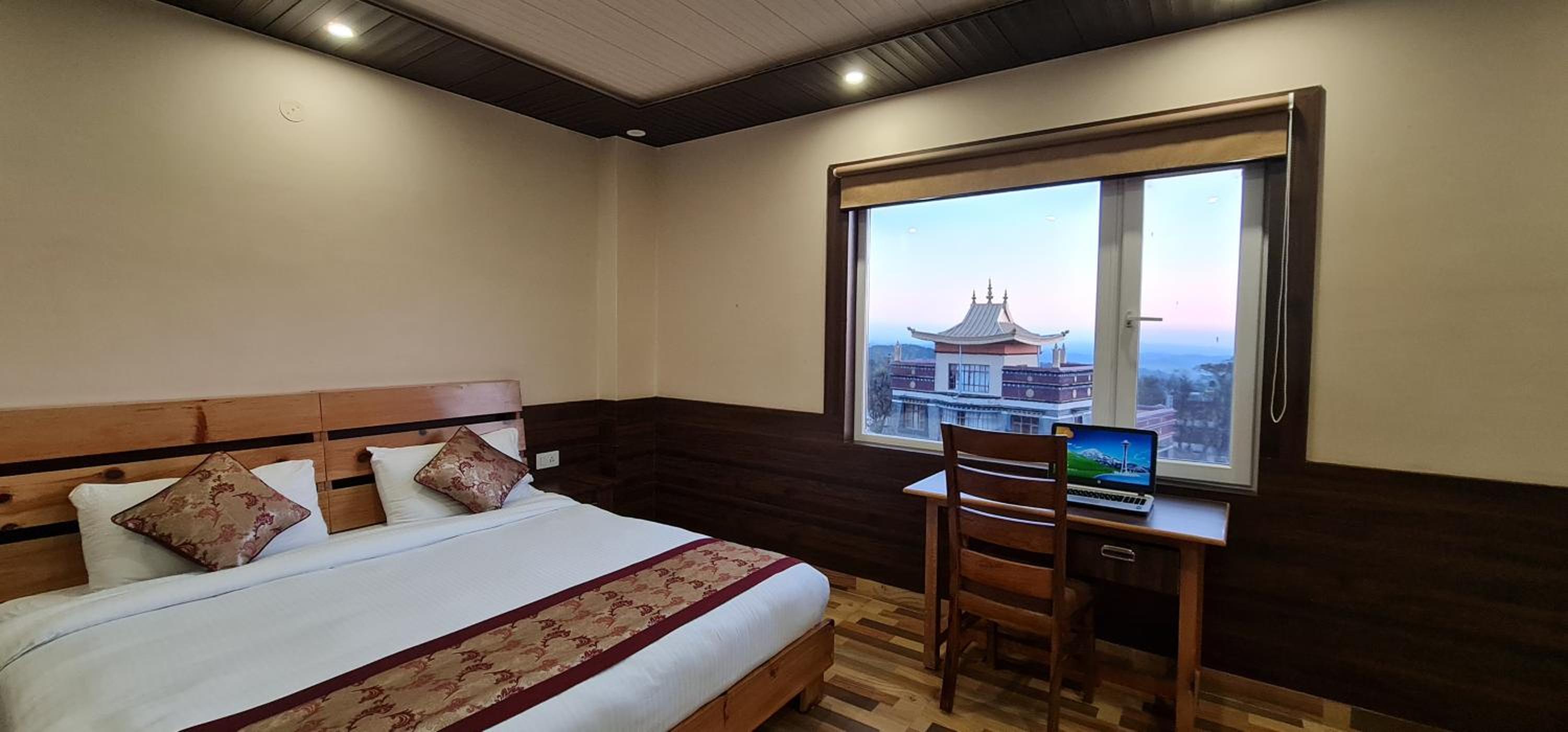 Deluxe Double or Twin Room - Photo 9