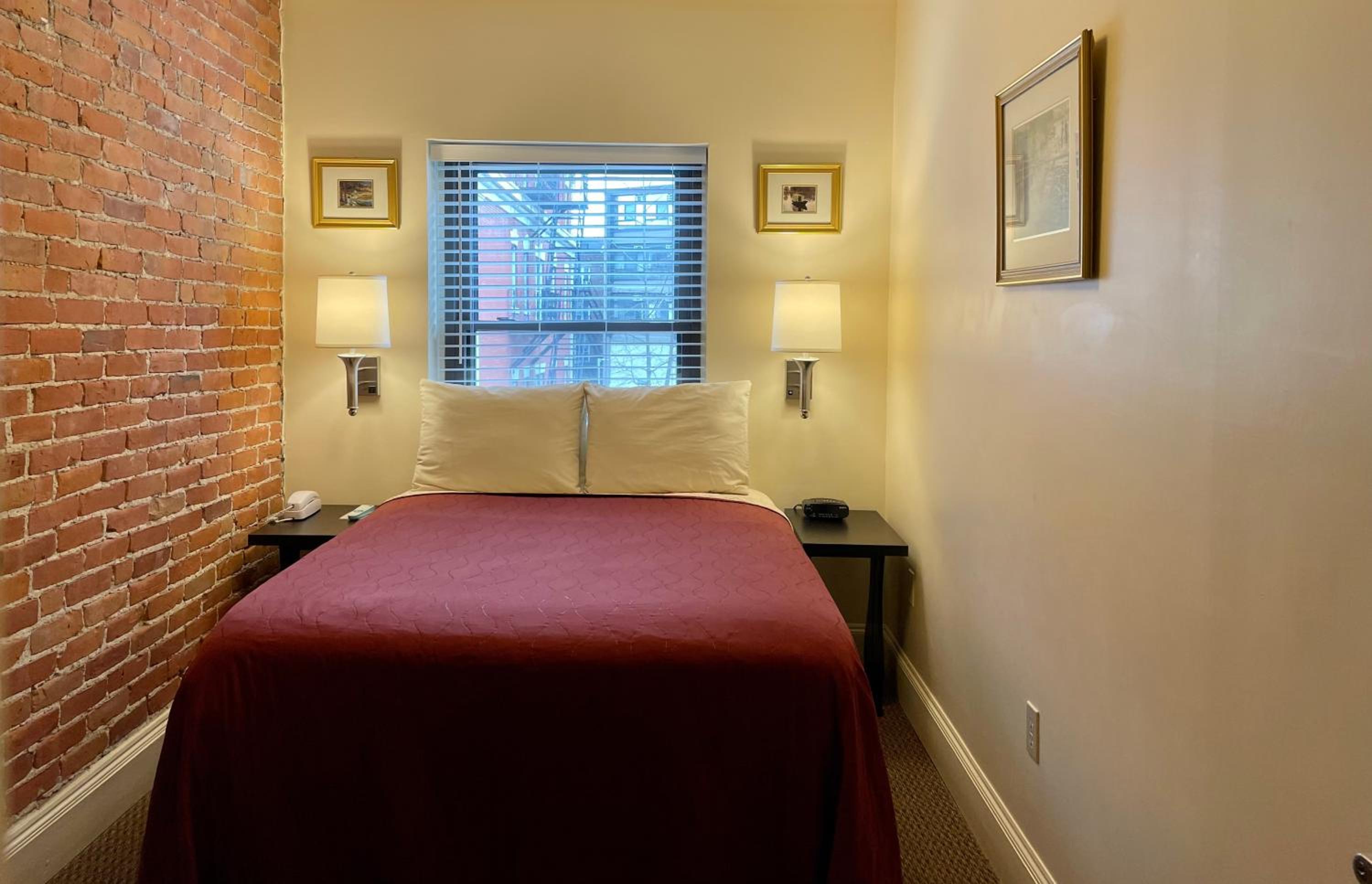 Single Room with Shared Bathroom