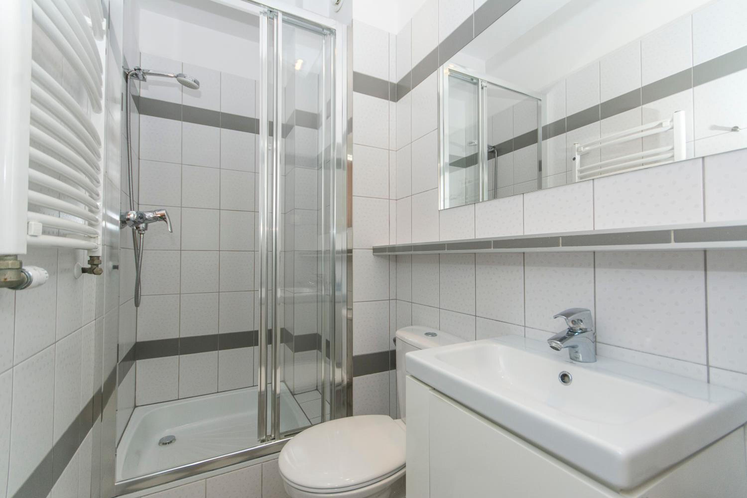 Deluxe Double Room (2 Adults + 1 Child) photo 3