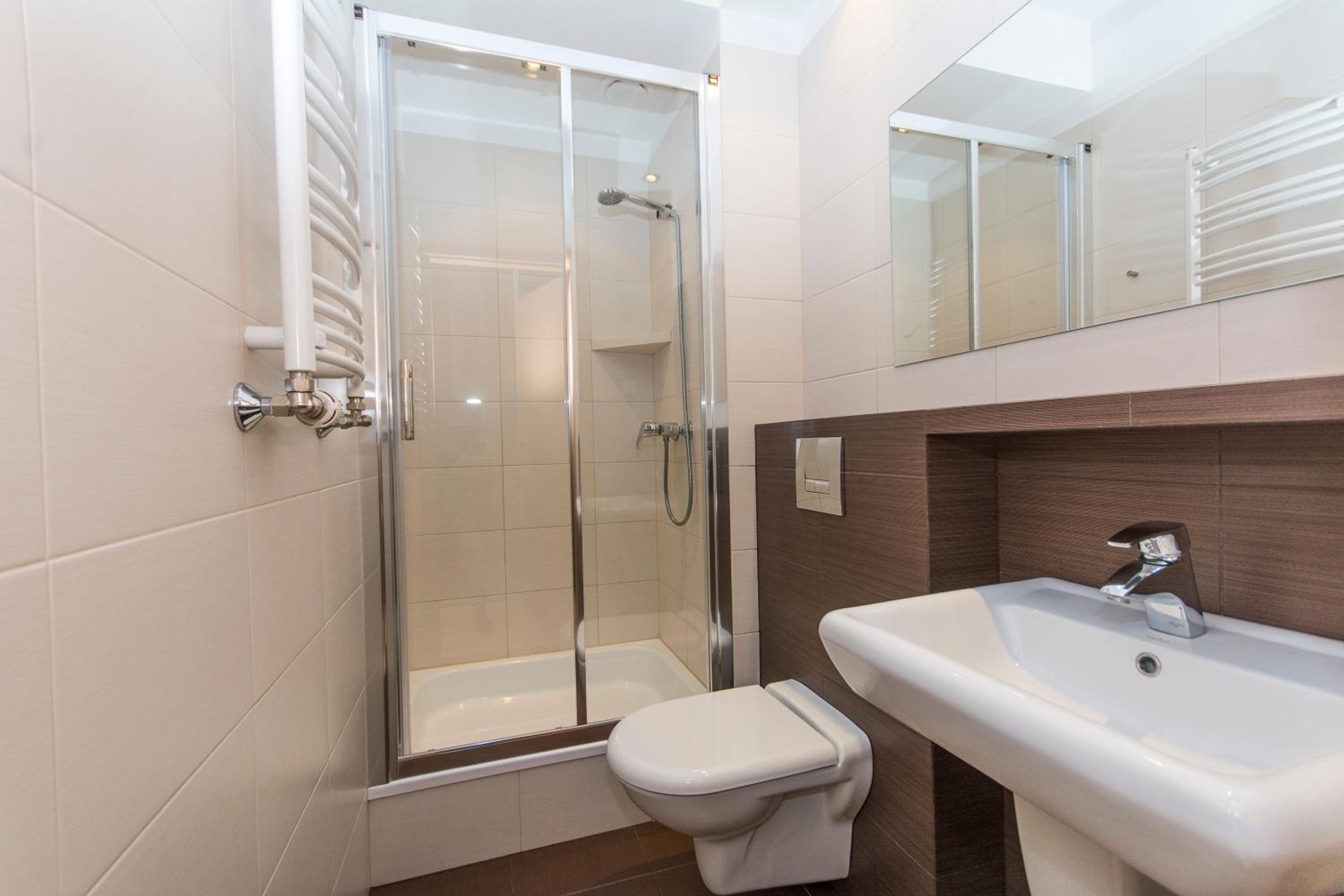 Double Room with Balcony (2 Adults + 1 Child) photo 3