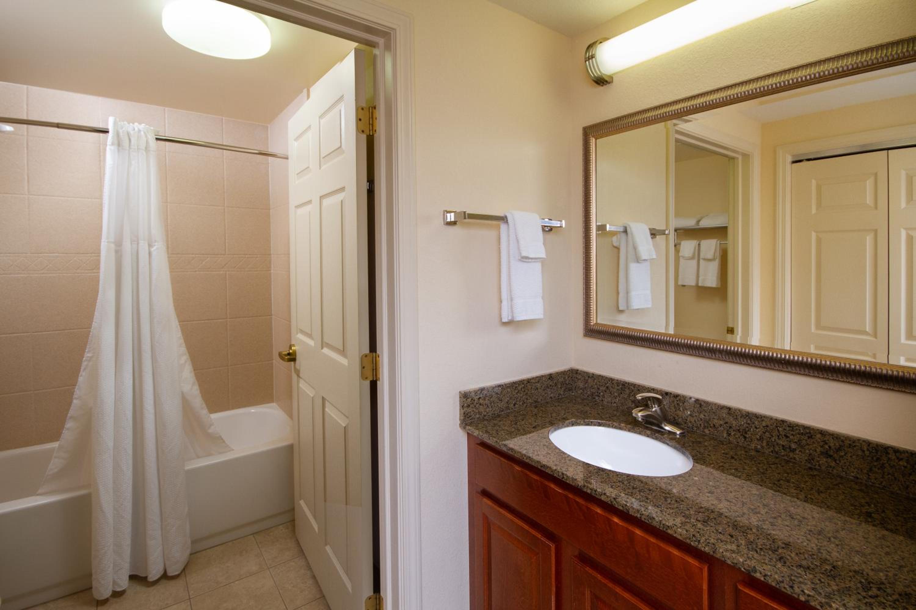 Studio Suite - Photo 2