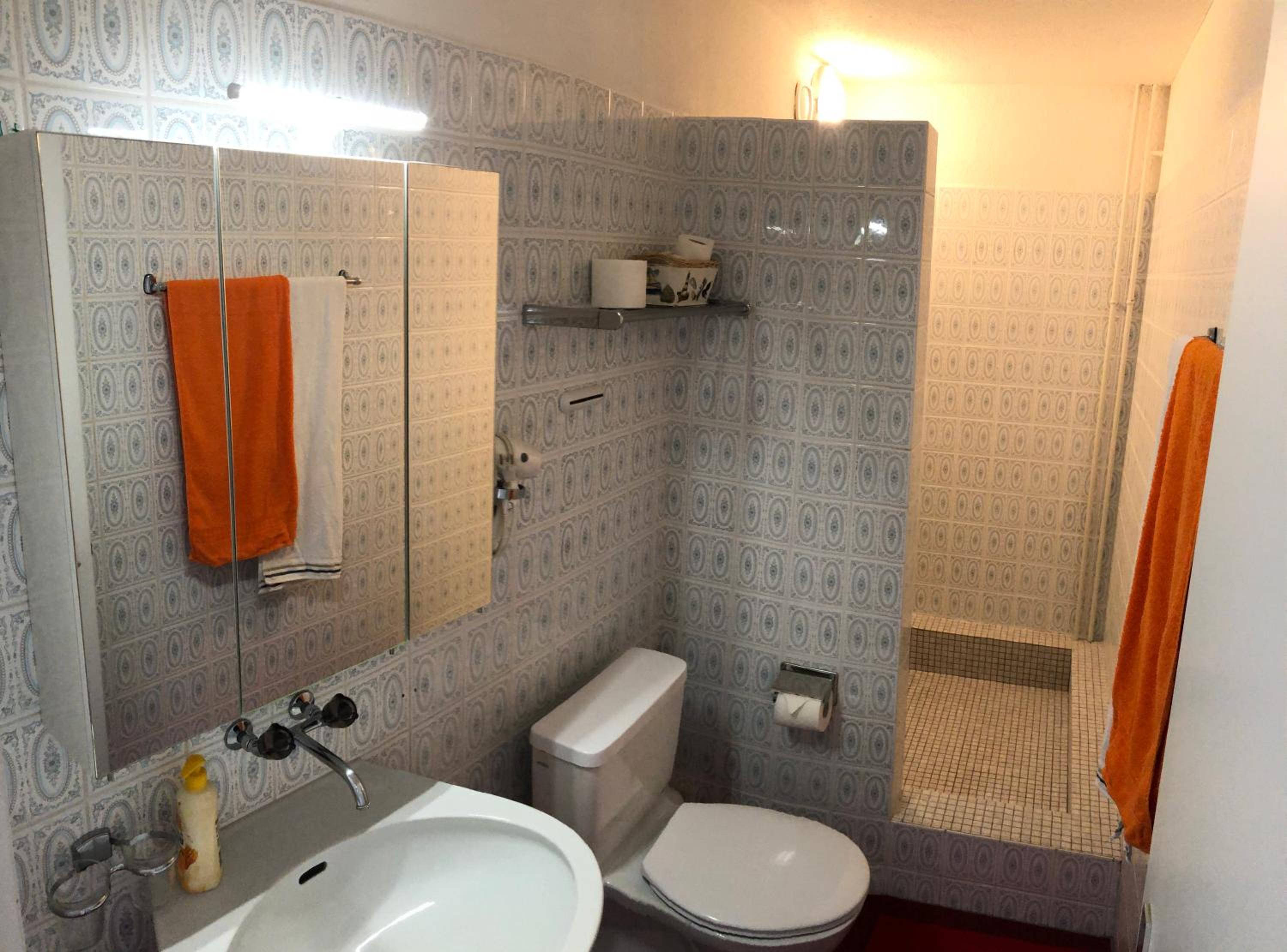 Three-Bedroom Apartment - Photo 21