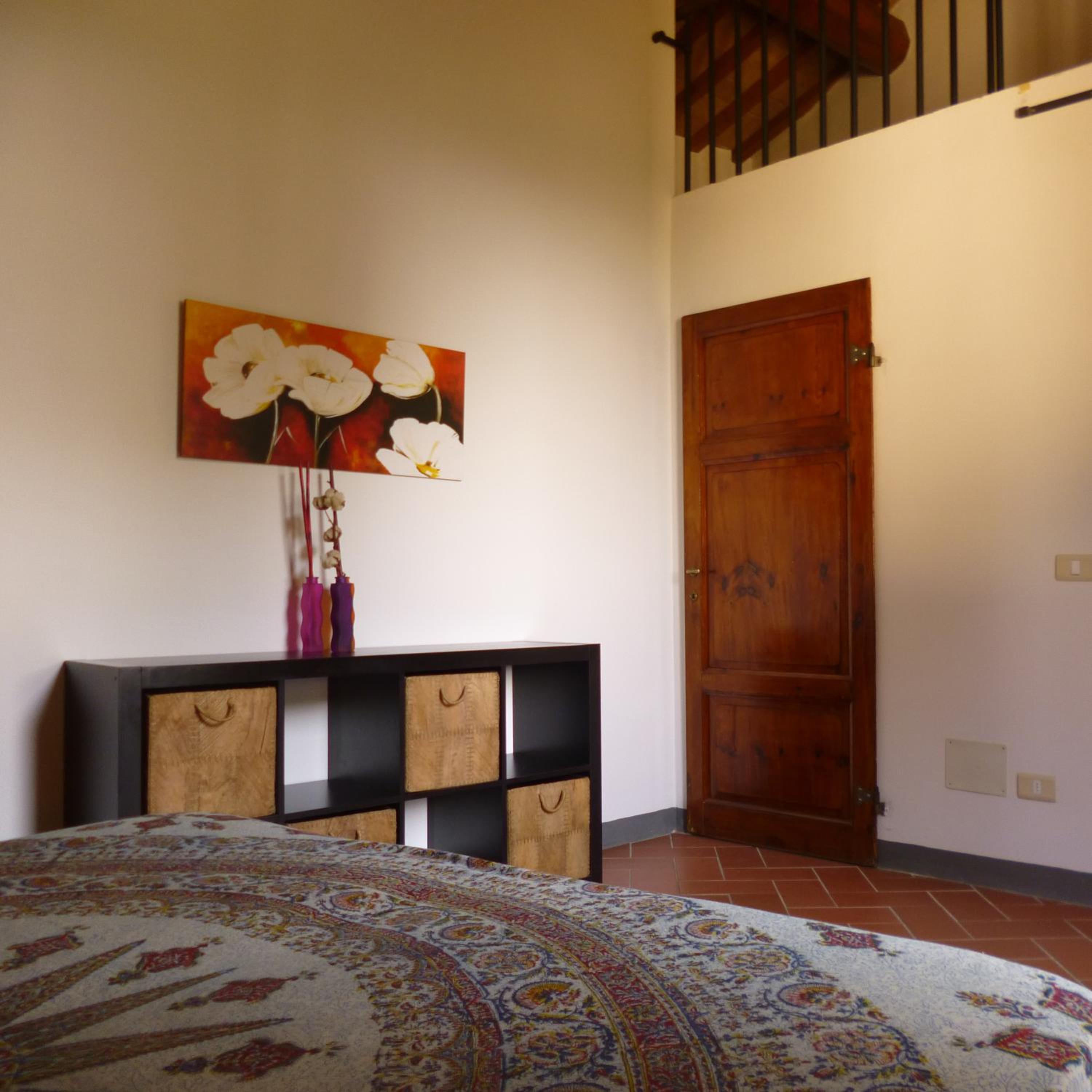 One-Bedroom Apartment - Split Level photo 3