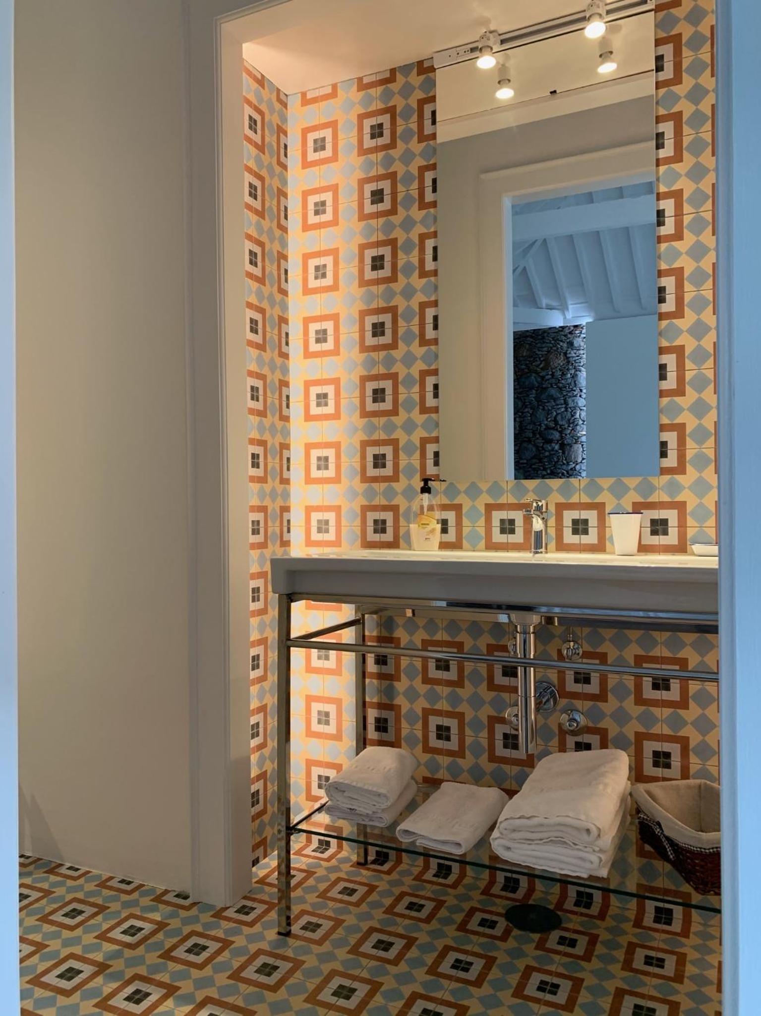 Deluxe Double or Twin Room - Photo 21