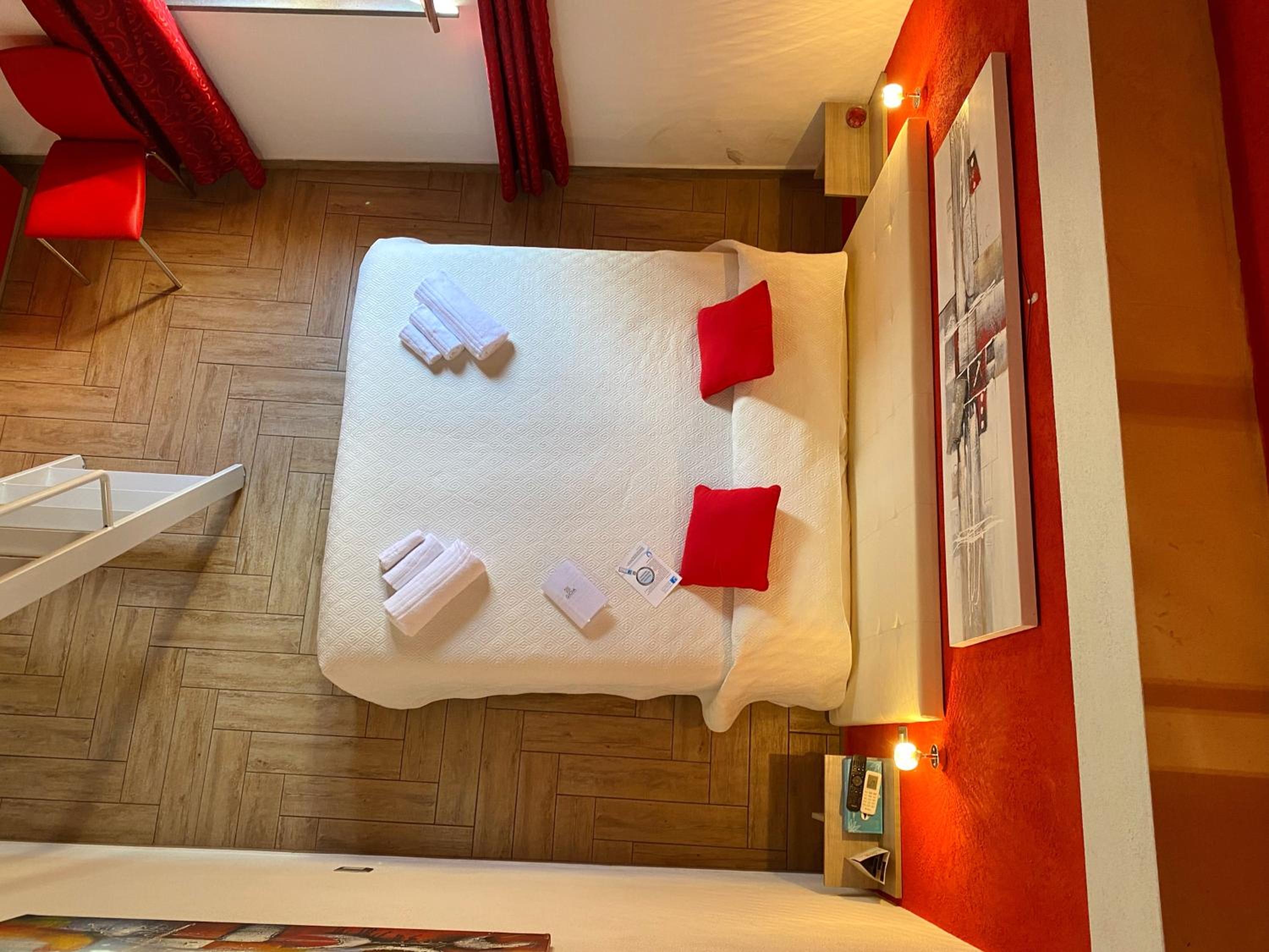 Triple Room - Photo 8
