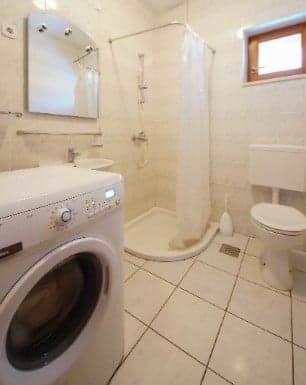 One-Bedroom House - Photo 10