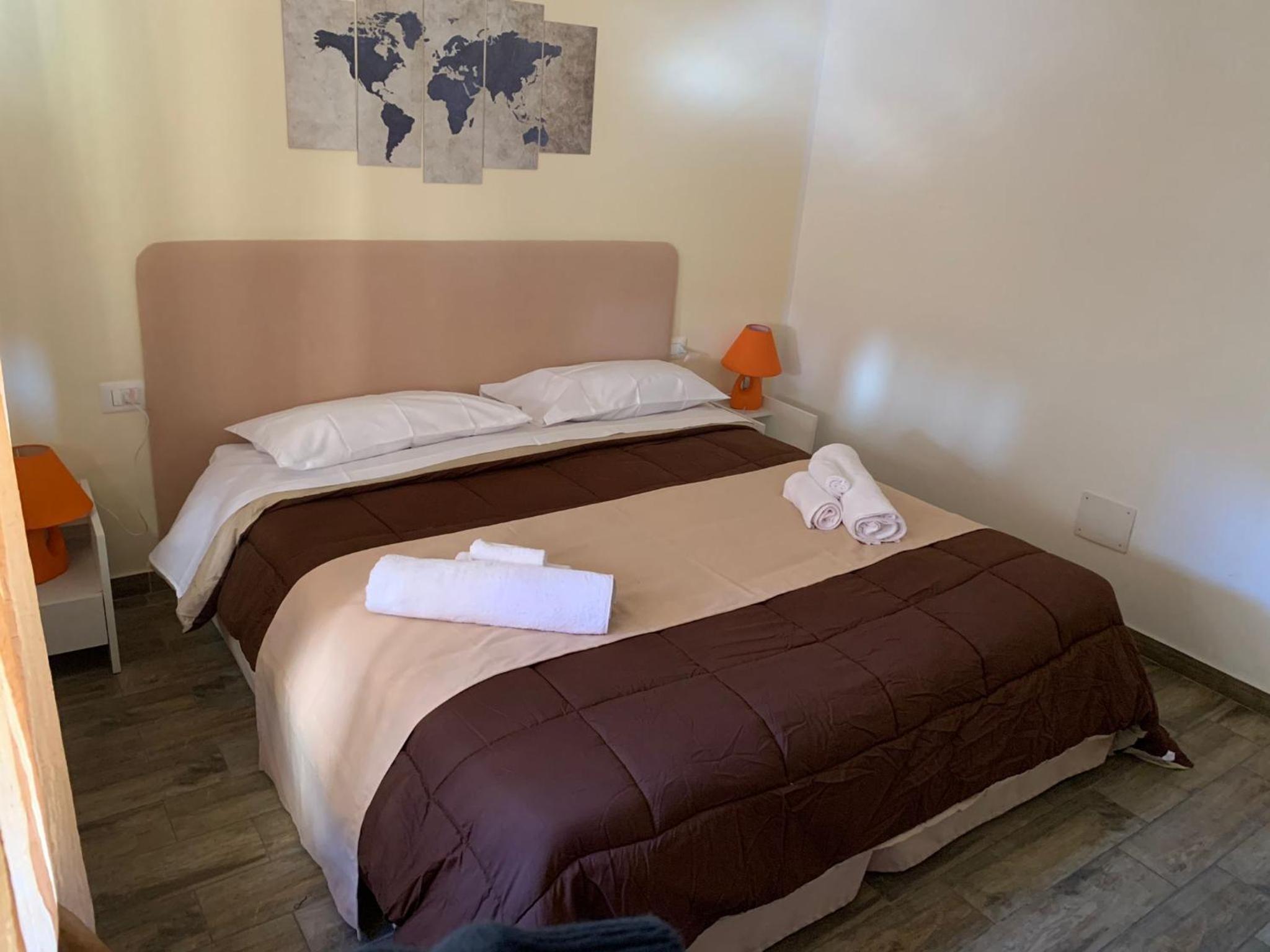 Double or Twin Room with City View - Photo 1
