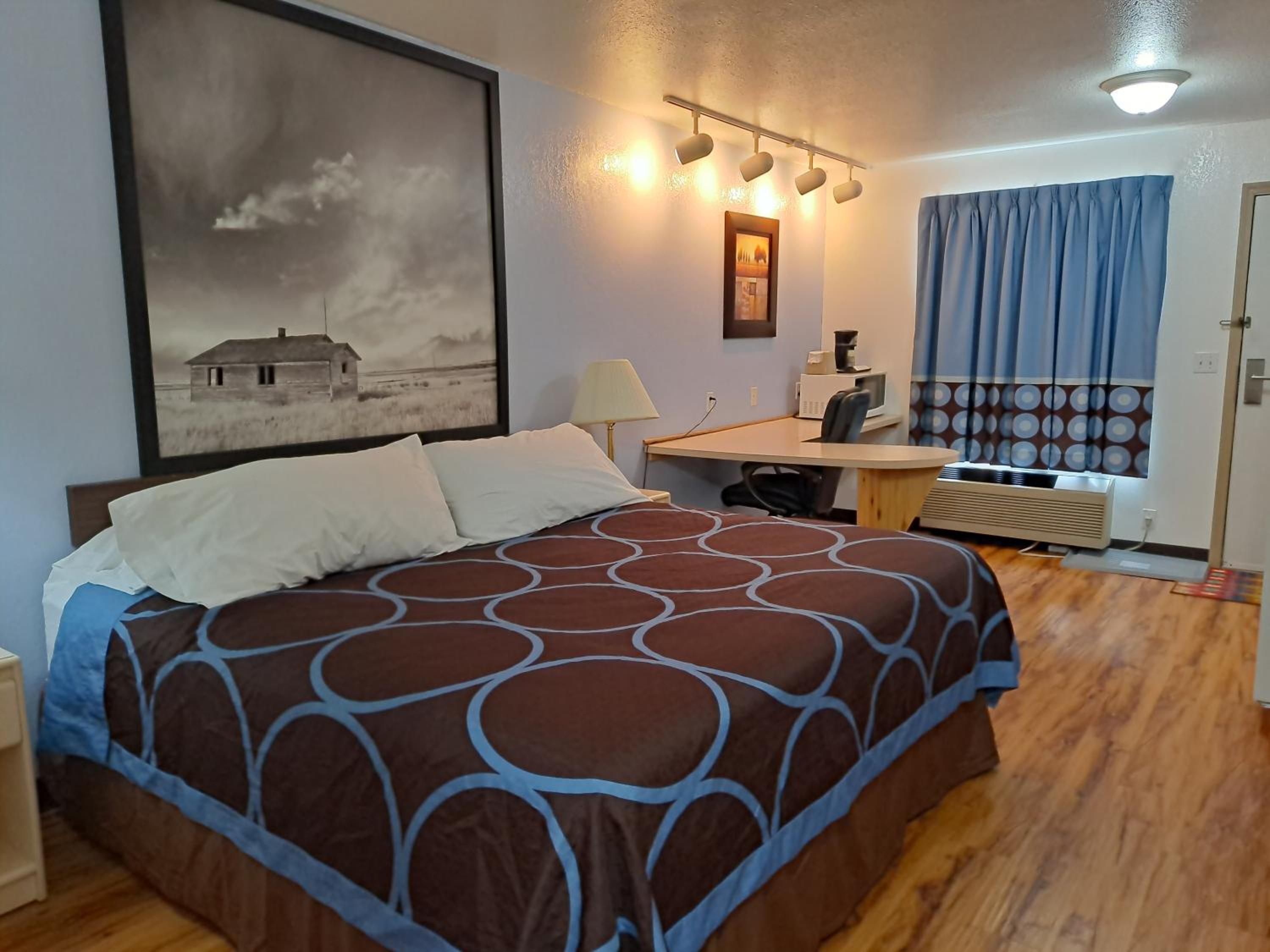 Business King Room - Non-Smoking - Photo 1