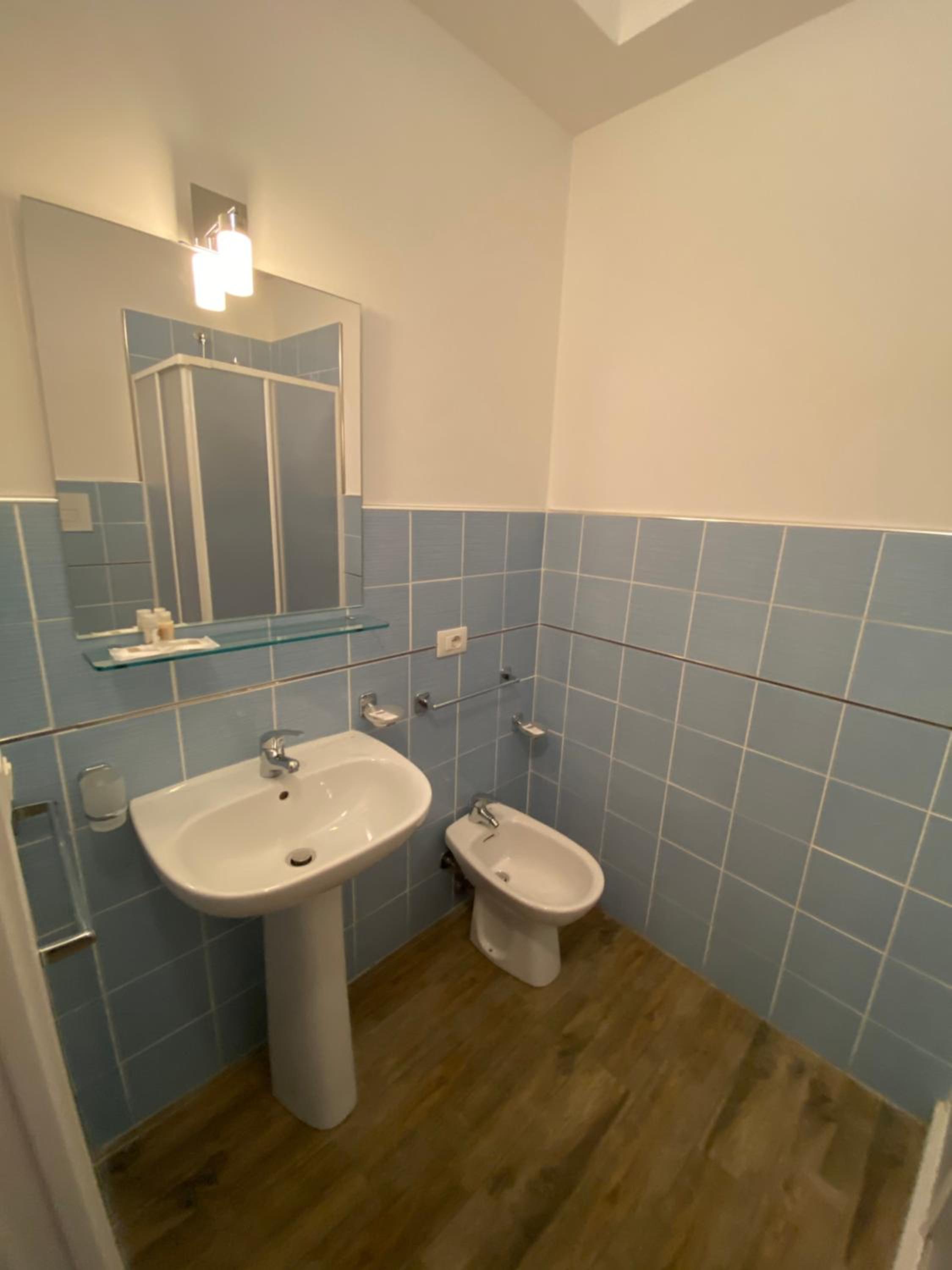 Deluxe Double or Twin Room with City View - Photo 3