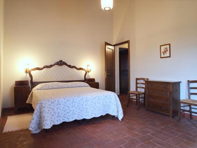 Four-Bedroom Apartment with Terrace photo 2
