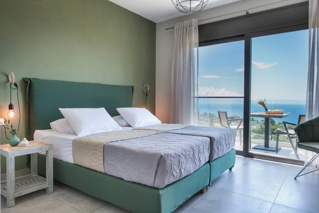 Three-Bedroom Villa photo 3