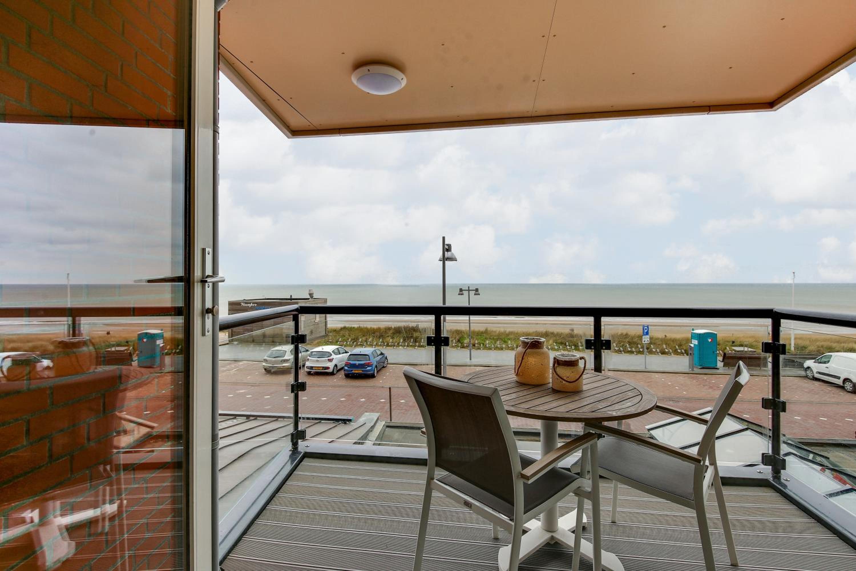 Apartment with Sea View photo 2