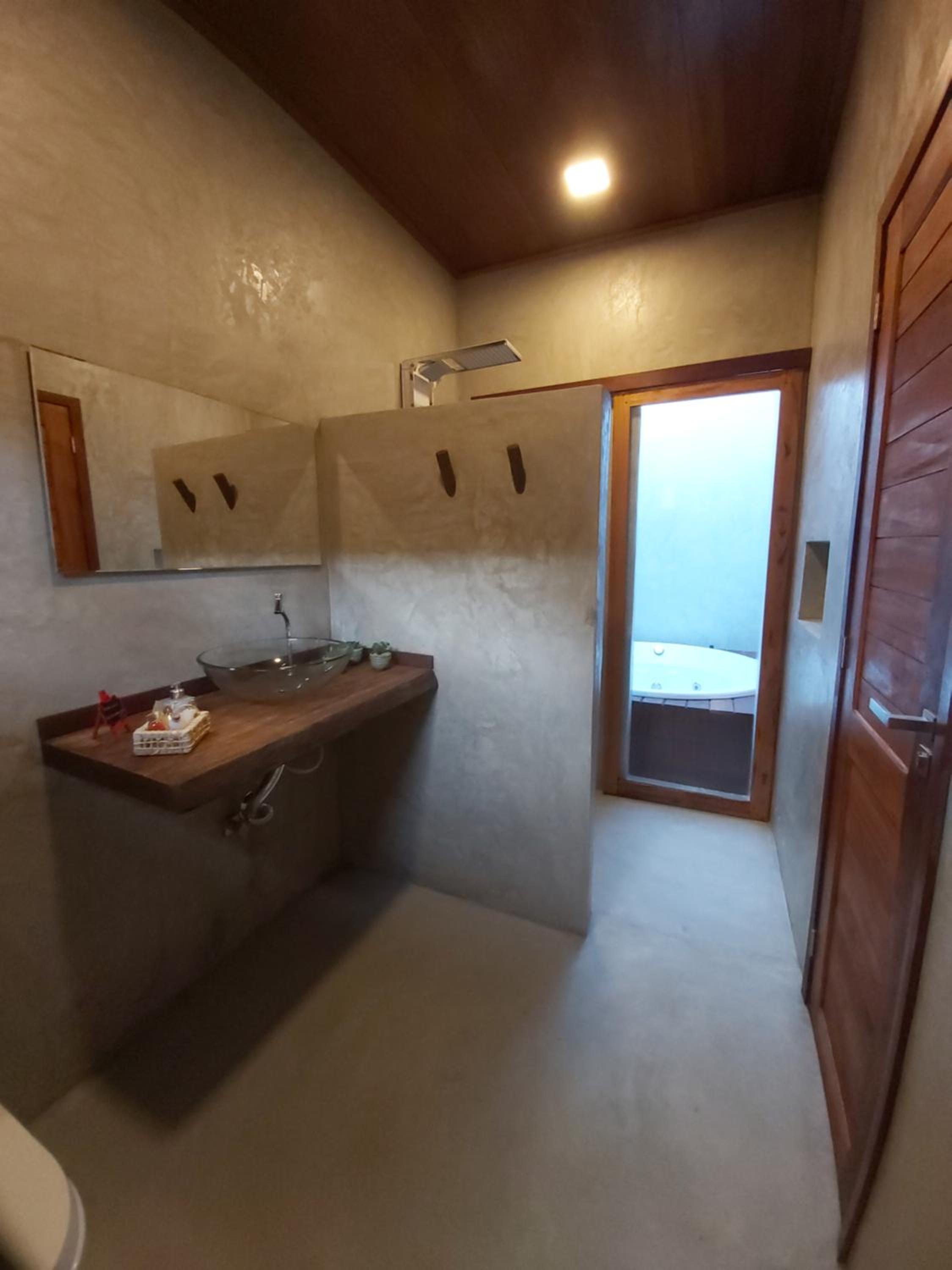 Deluxe Double Room with Bath - Photo 8