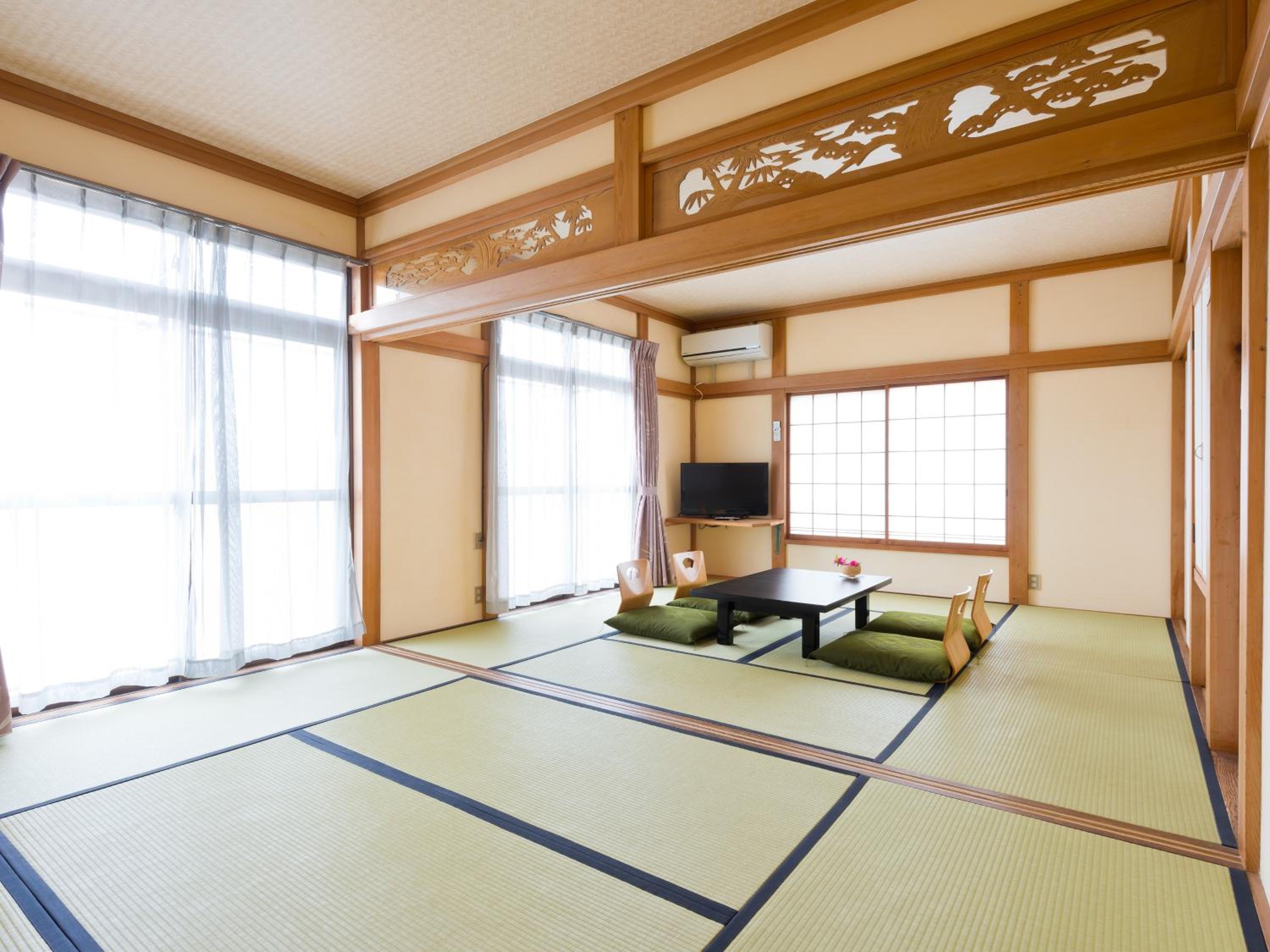 One-Bedroom House photo 1
