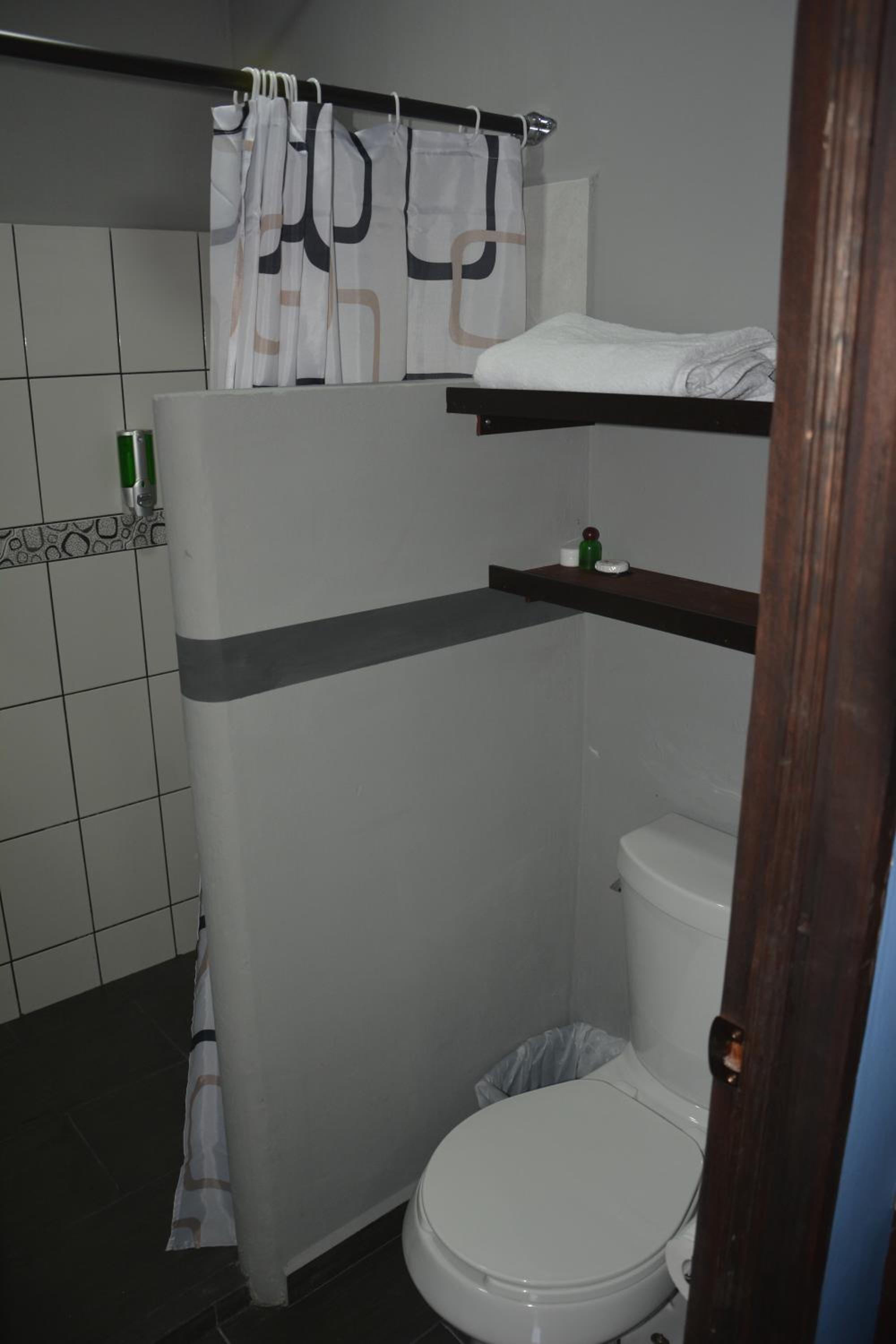 One-Bedroom Apartment - Photo 15